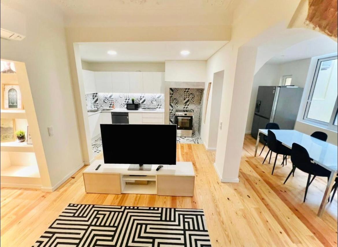 Center 3 Bedroom Flat Next To Avenida Liberdade Apartment