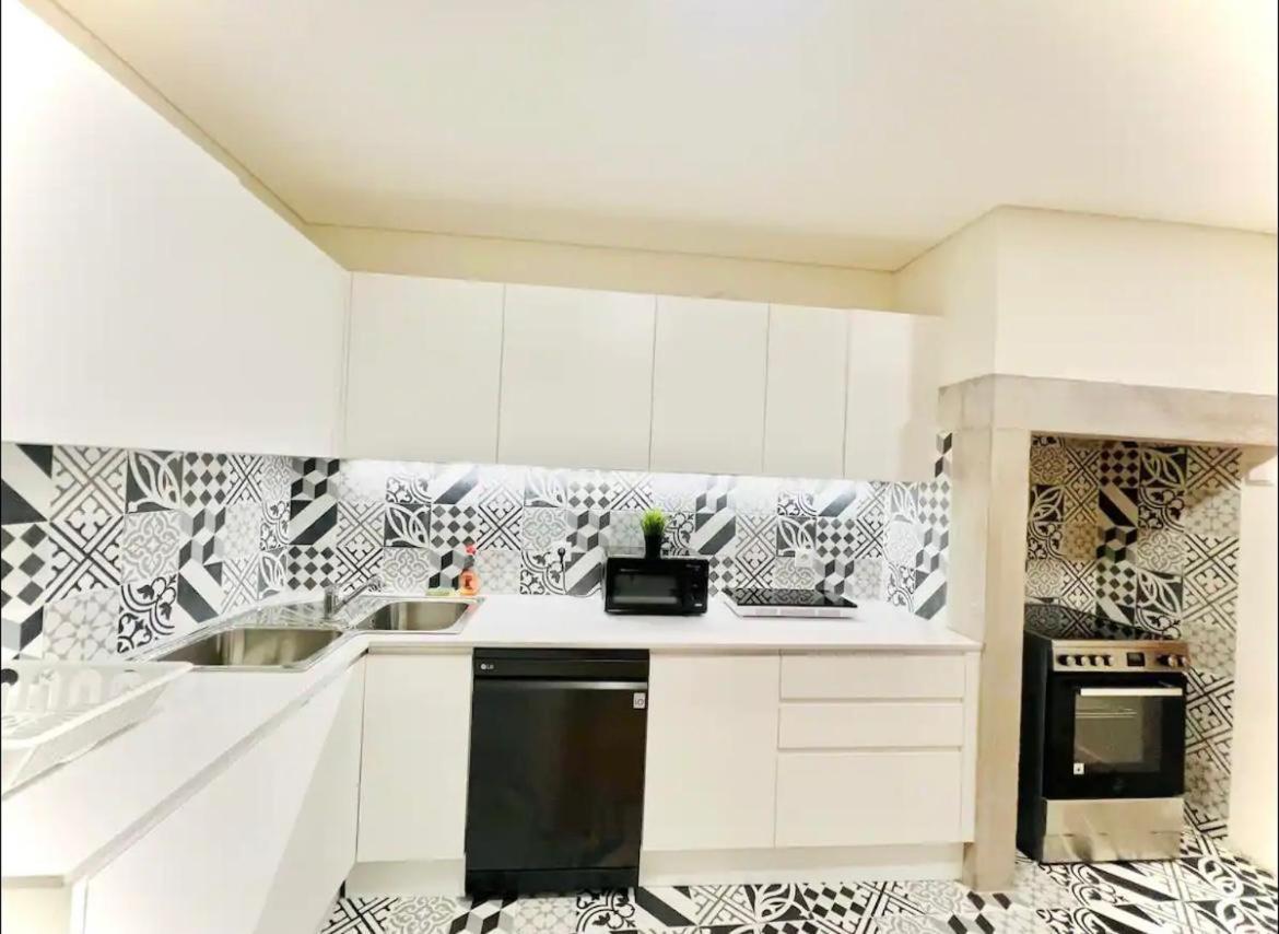 Center 3 Bedroom Flat Next To Avenida Liberdade Apartment Lisbon