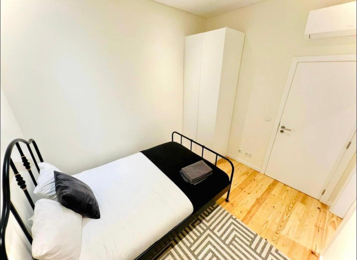 Apartment Center 3 Bedroom Flat Next To Avenida Liberdade *