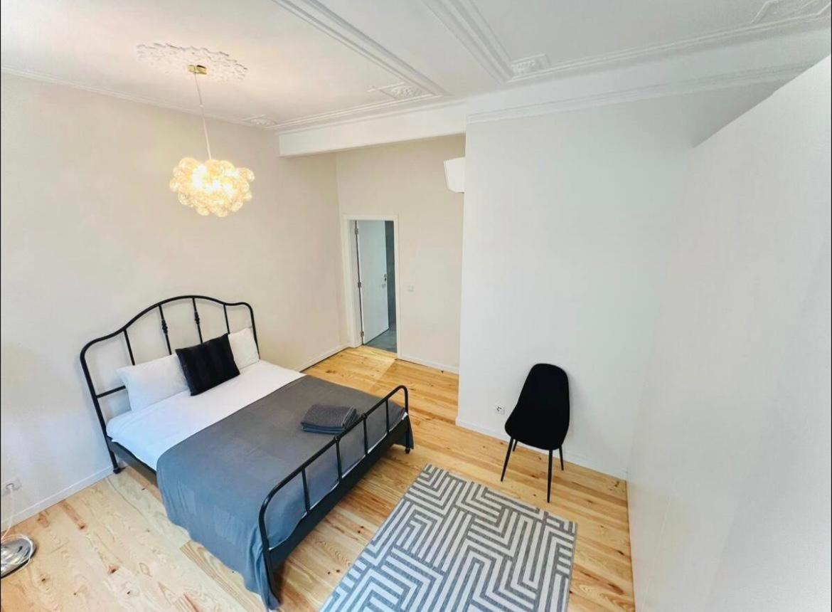 Center 3 Bedroom Flat Next To Avenida Liberdade Apartment *