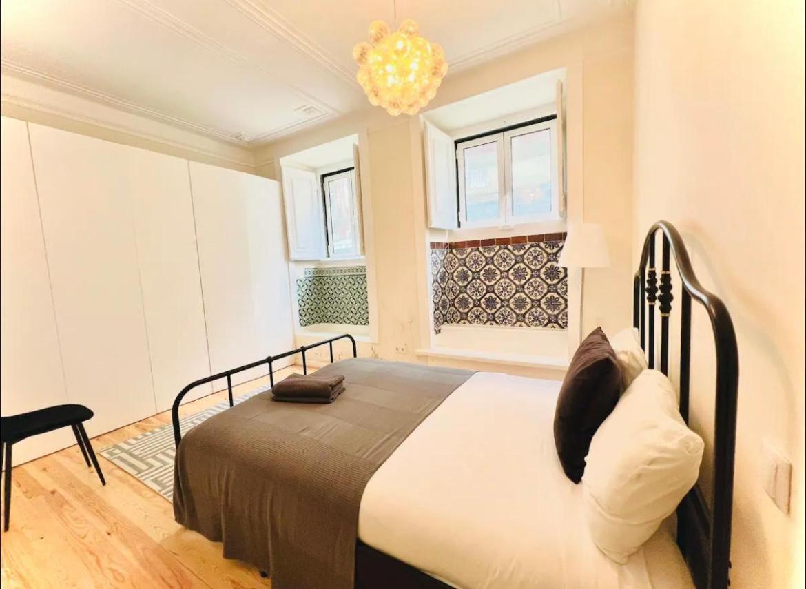 Apartment Center 3 Bedroom Flat Next To Avenida Liberdade *