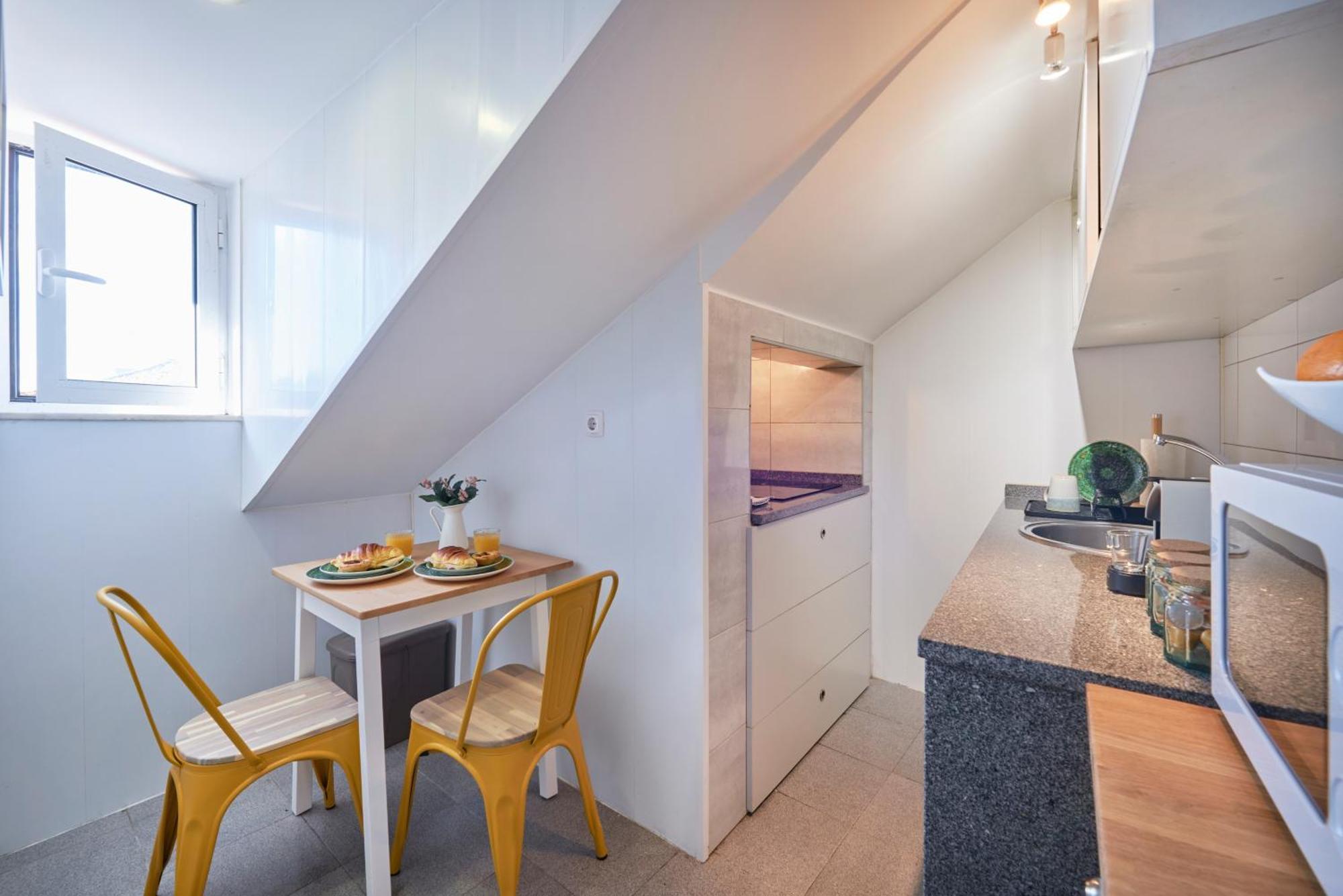 Apartment Bairro Alto Nightlife Hub, By Timecooler Lisbon
