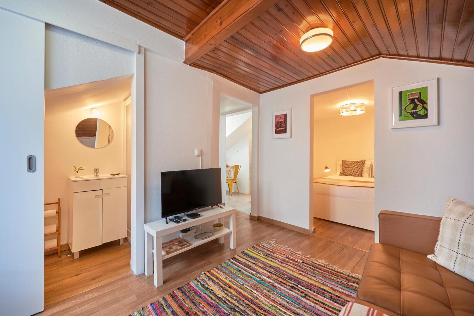 Bairro Alto Nightlife Hub, By Timecooler Apartment *