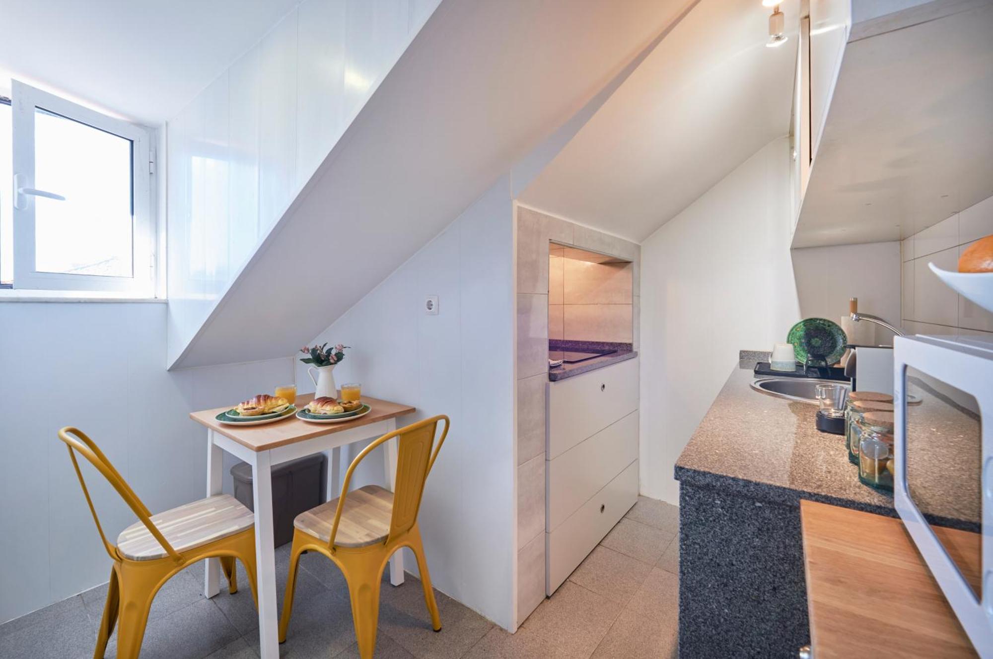 Apartment Bairro Alto Nightlife Hub, By Timecooler *
