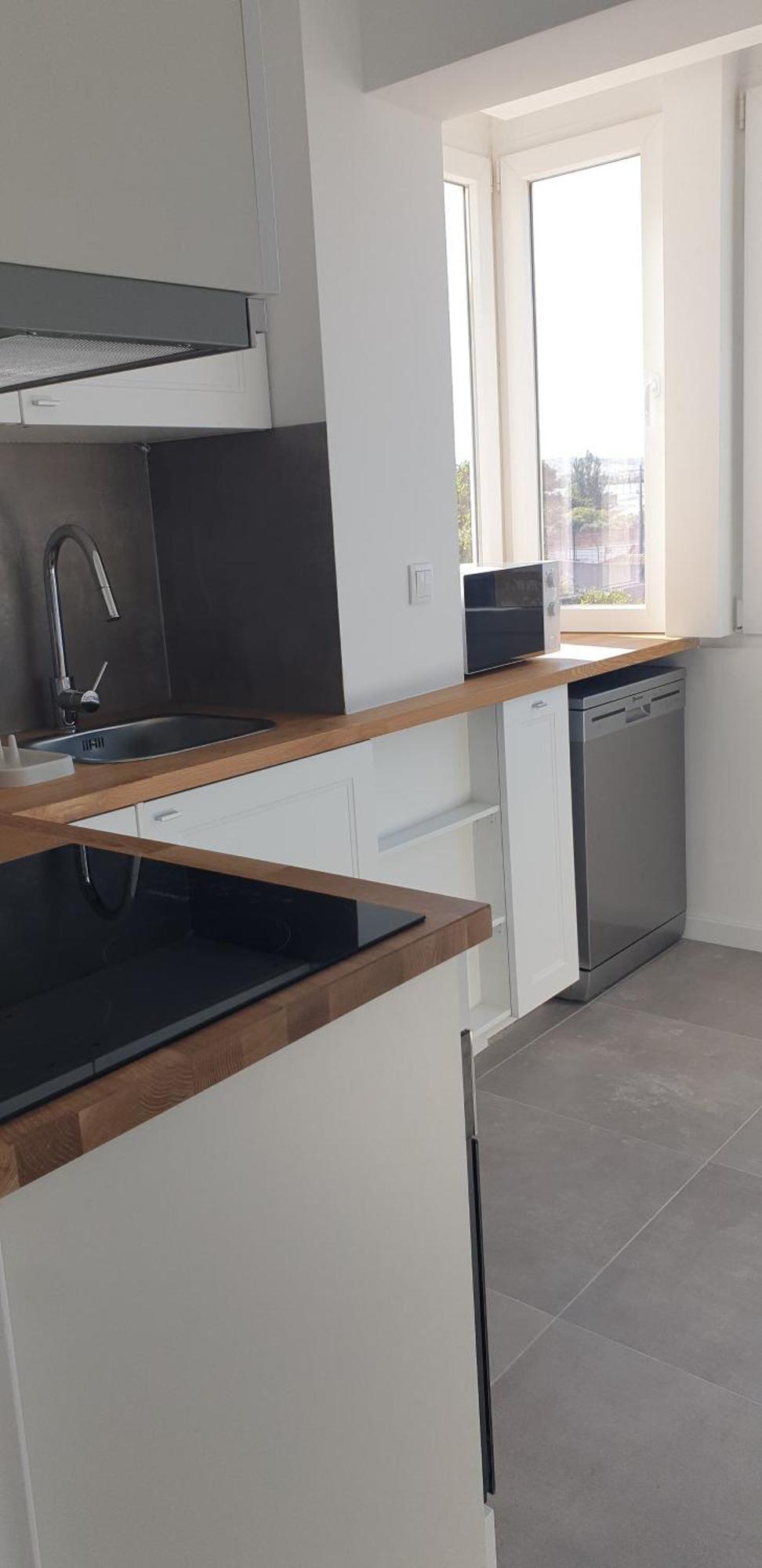 Apartment 5min Walk To Subway & 10min Drive To Airport Lisbon