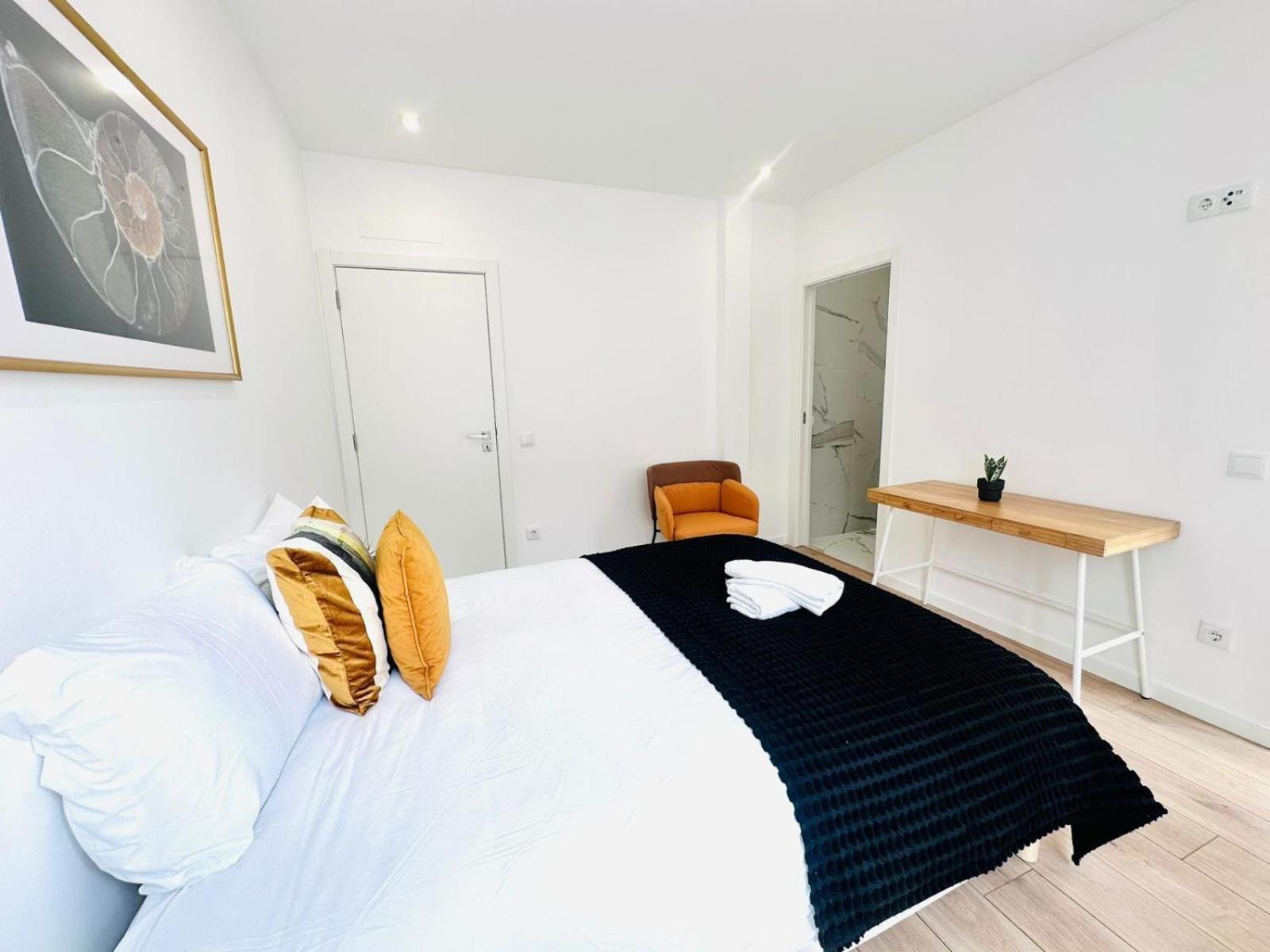 Center 3 Bedroom Flat Next To Avenida Almirante Reis * Lisbon