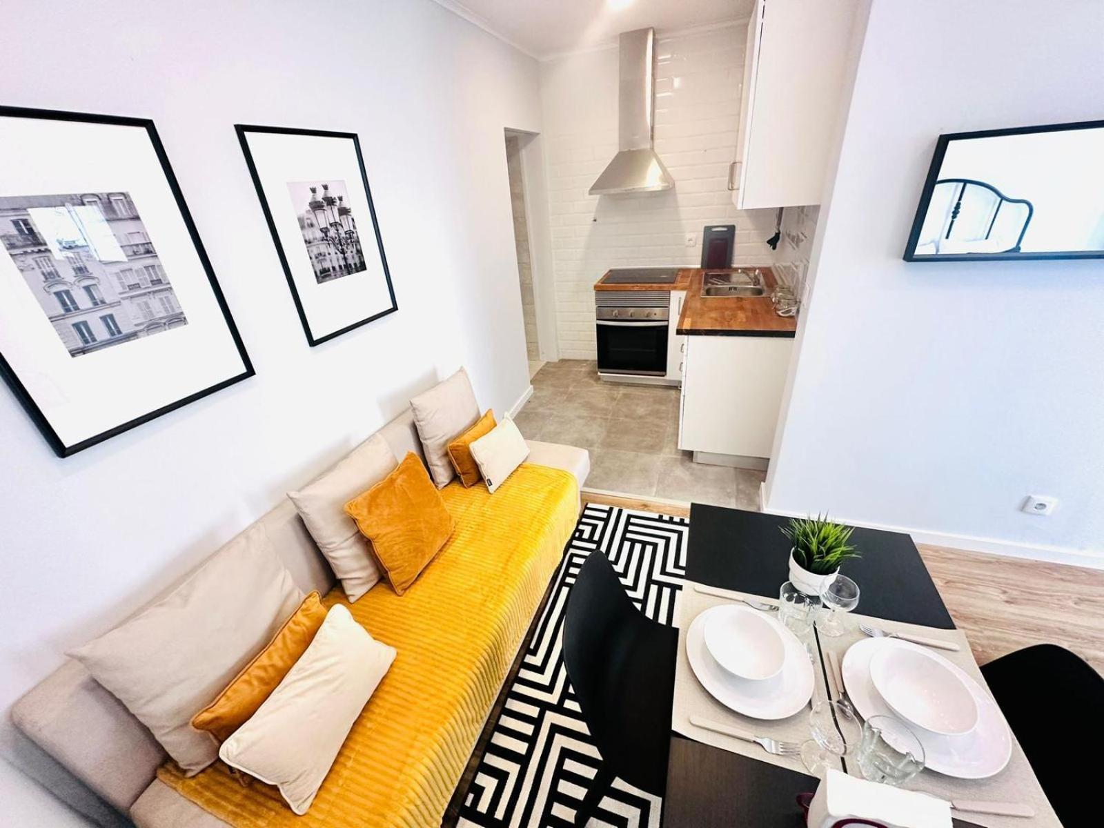 Apartment 222 Charm For Tourists *