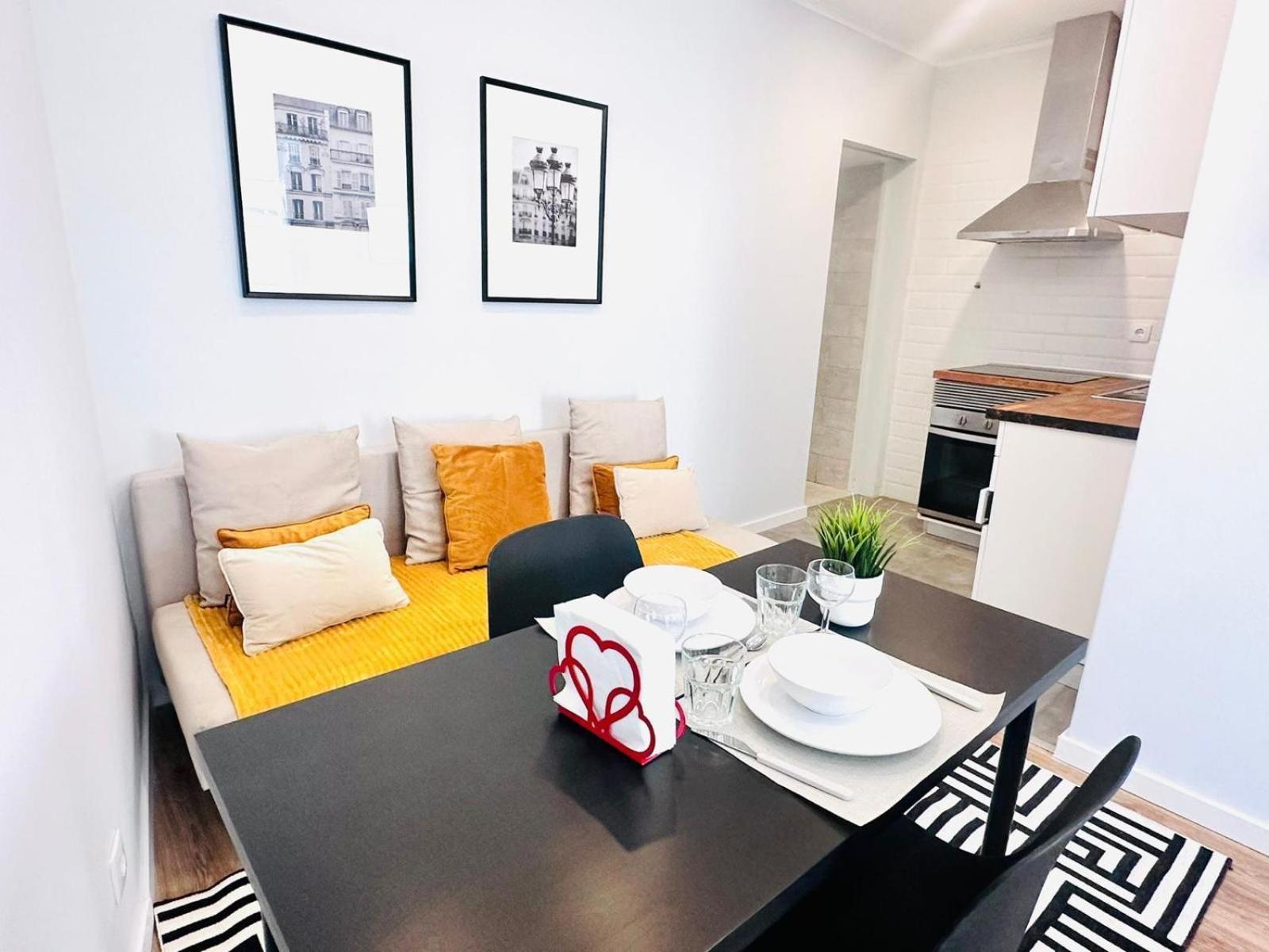 222 Charm For Tourists Apartment