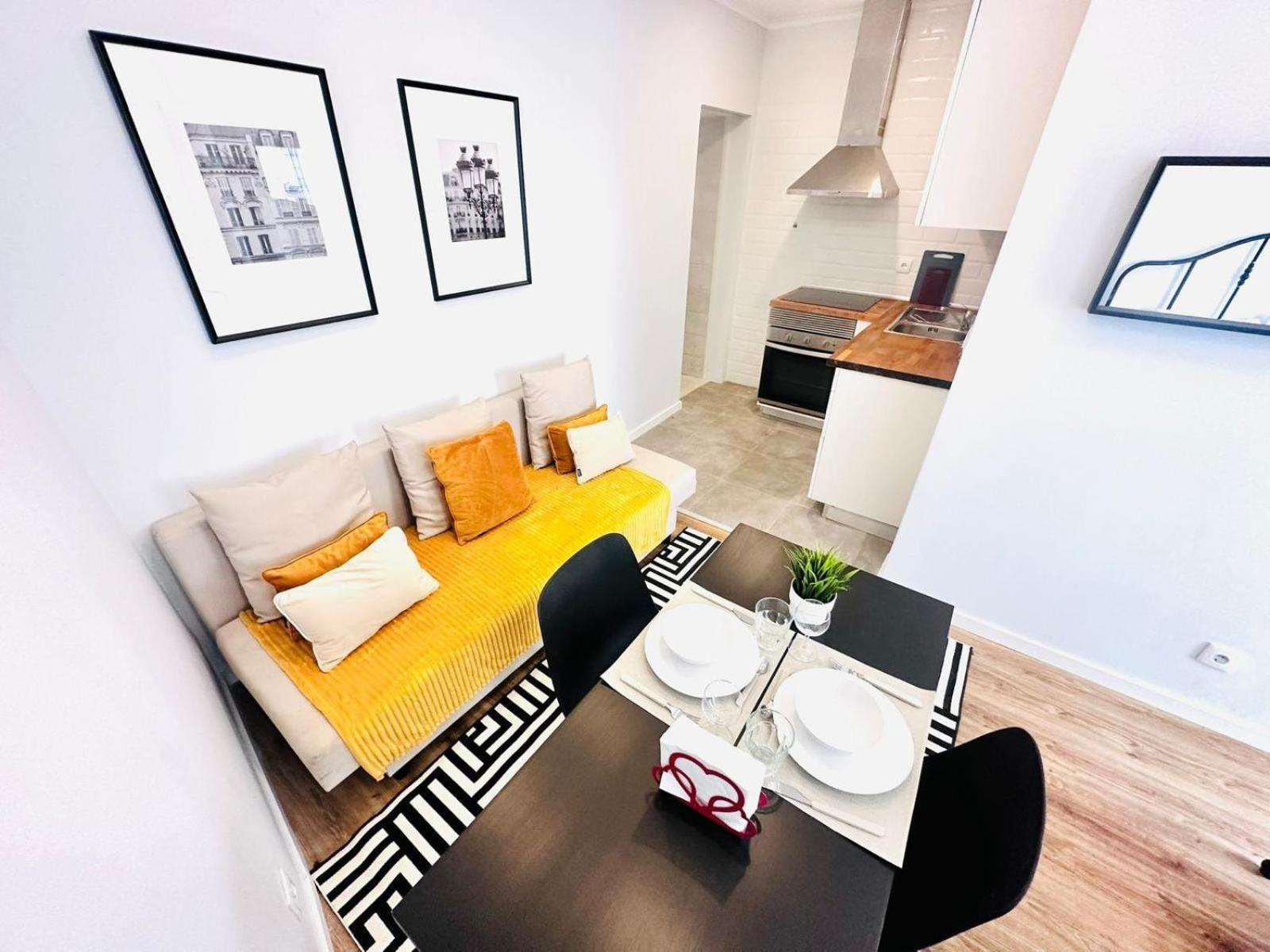 Apartment 222 Charm For Tourists *