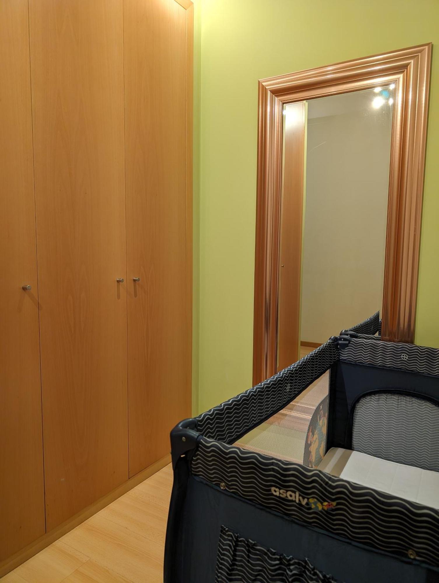 Airport Apartment *