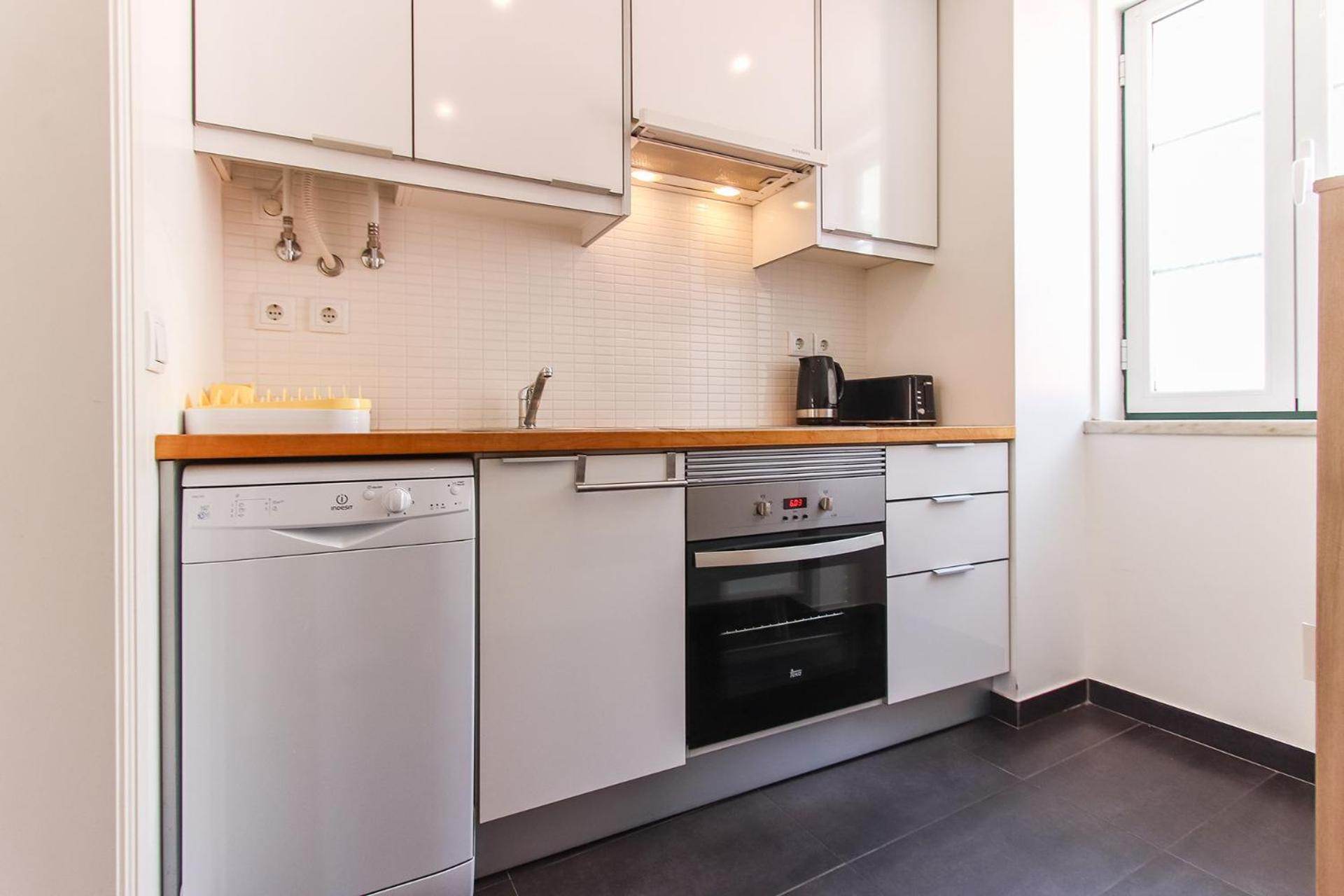 Apartment Typical Madragoa By Homing Lisbon