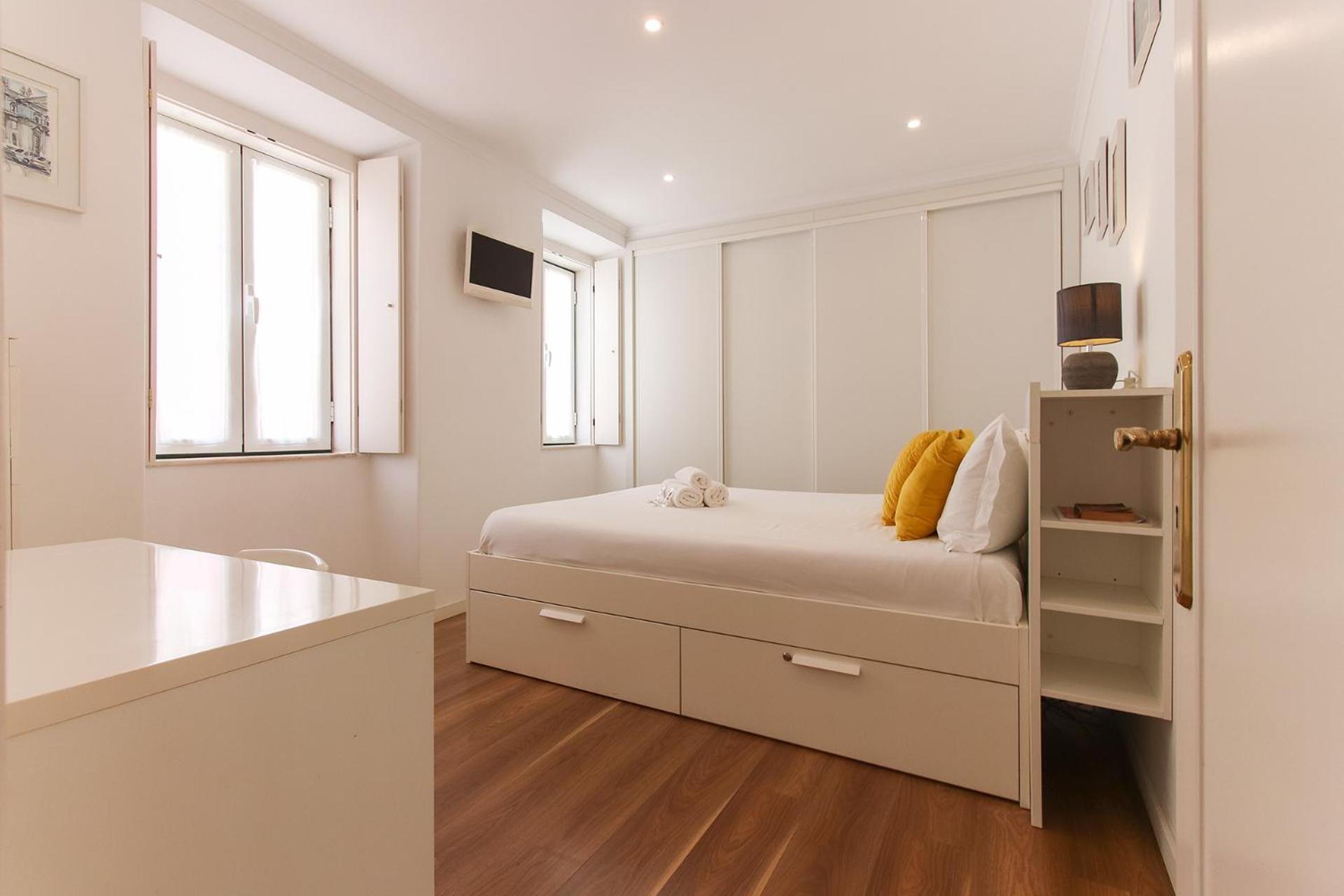 Apartment Typical Madragoa By Homing *