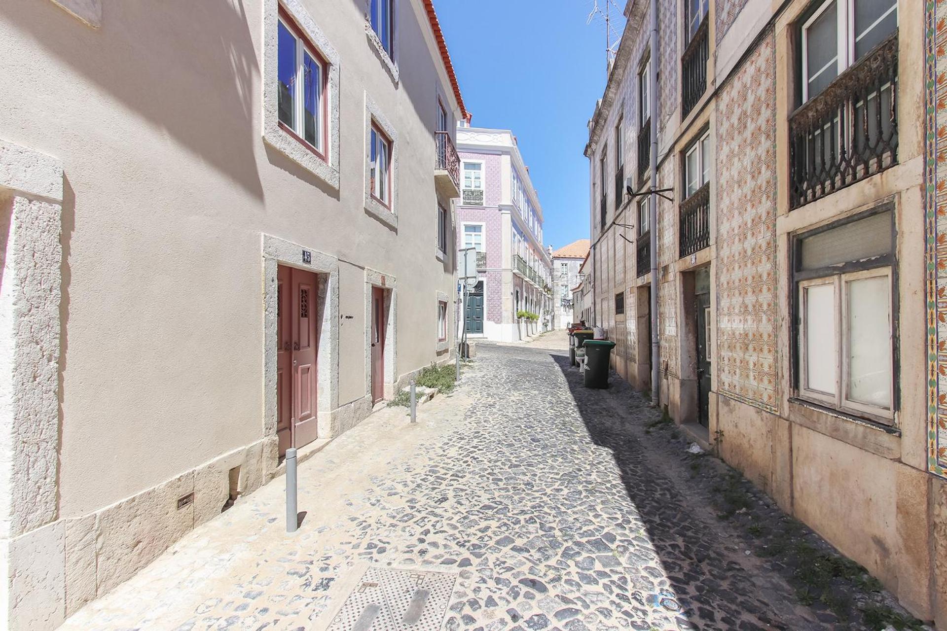 Typical Madragoa By Homing Lisbon