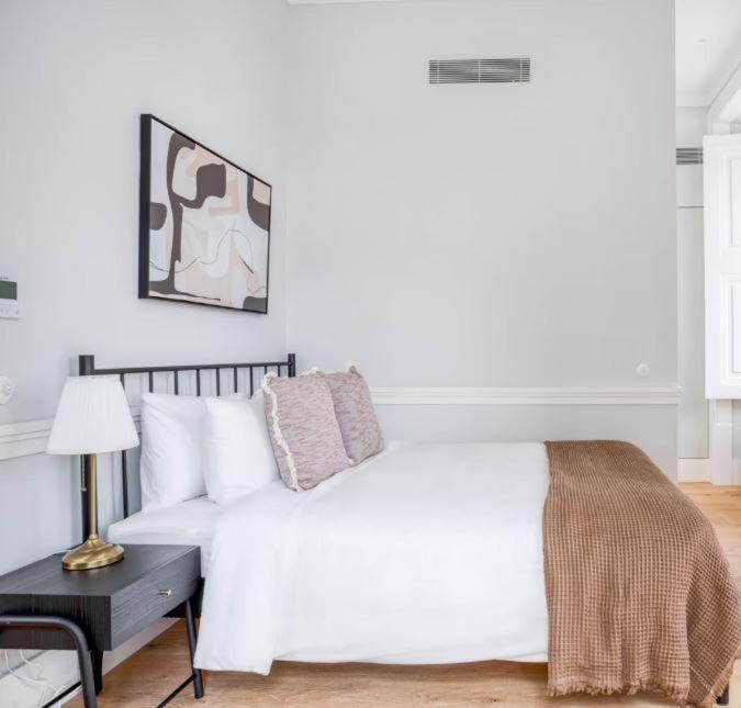 Private Bedrooms In The Heart Of * Lisbon