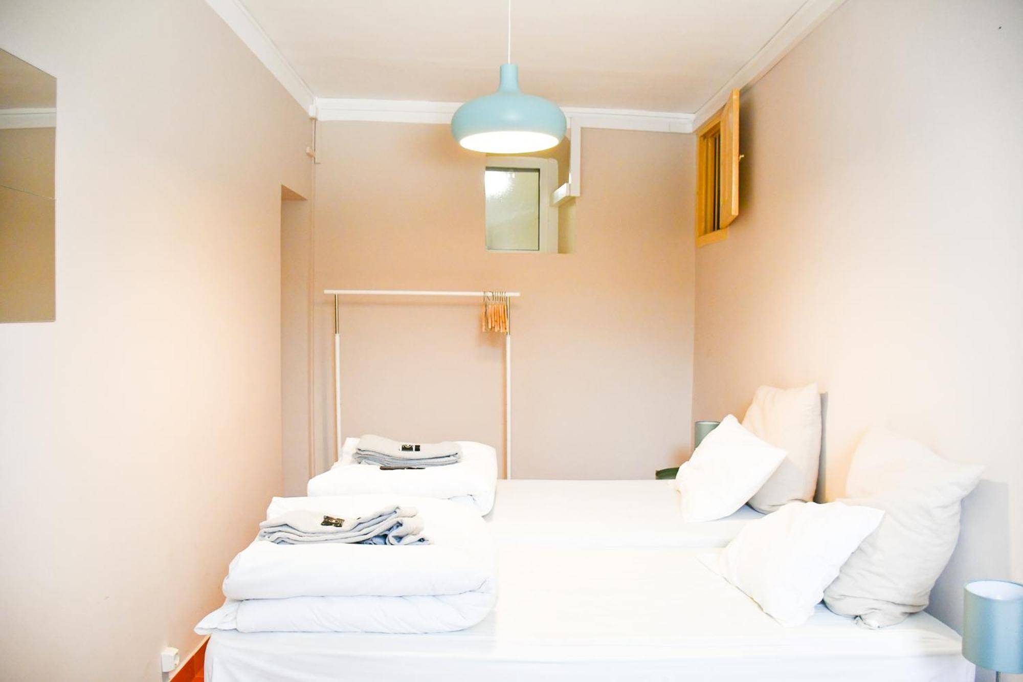 Wot New Lisbon Hostel *