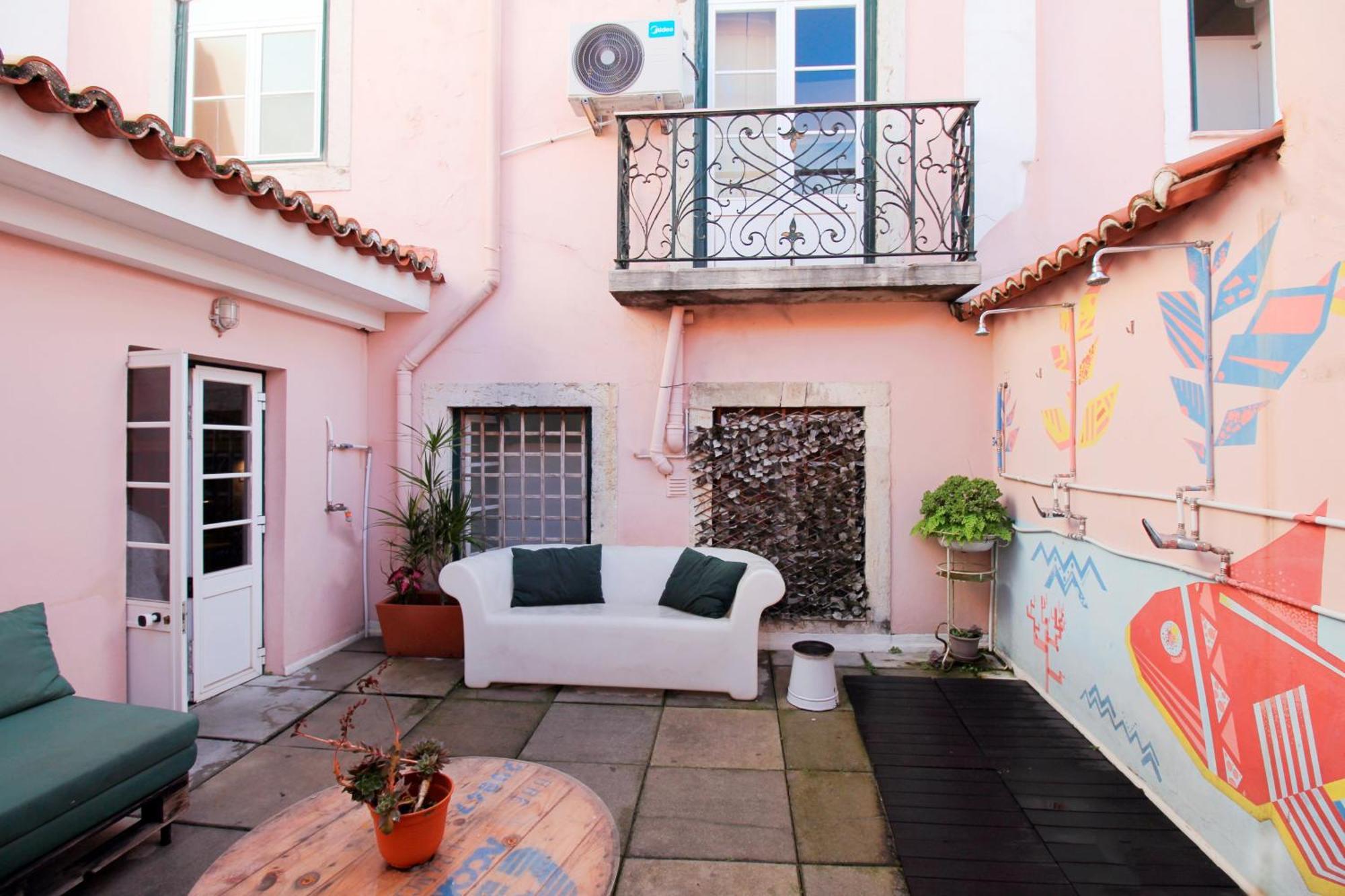 Wot New Lisbon Hostel