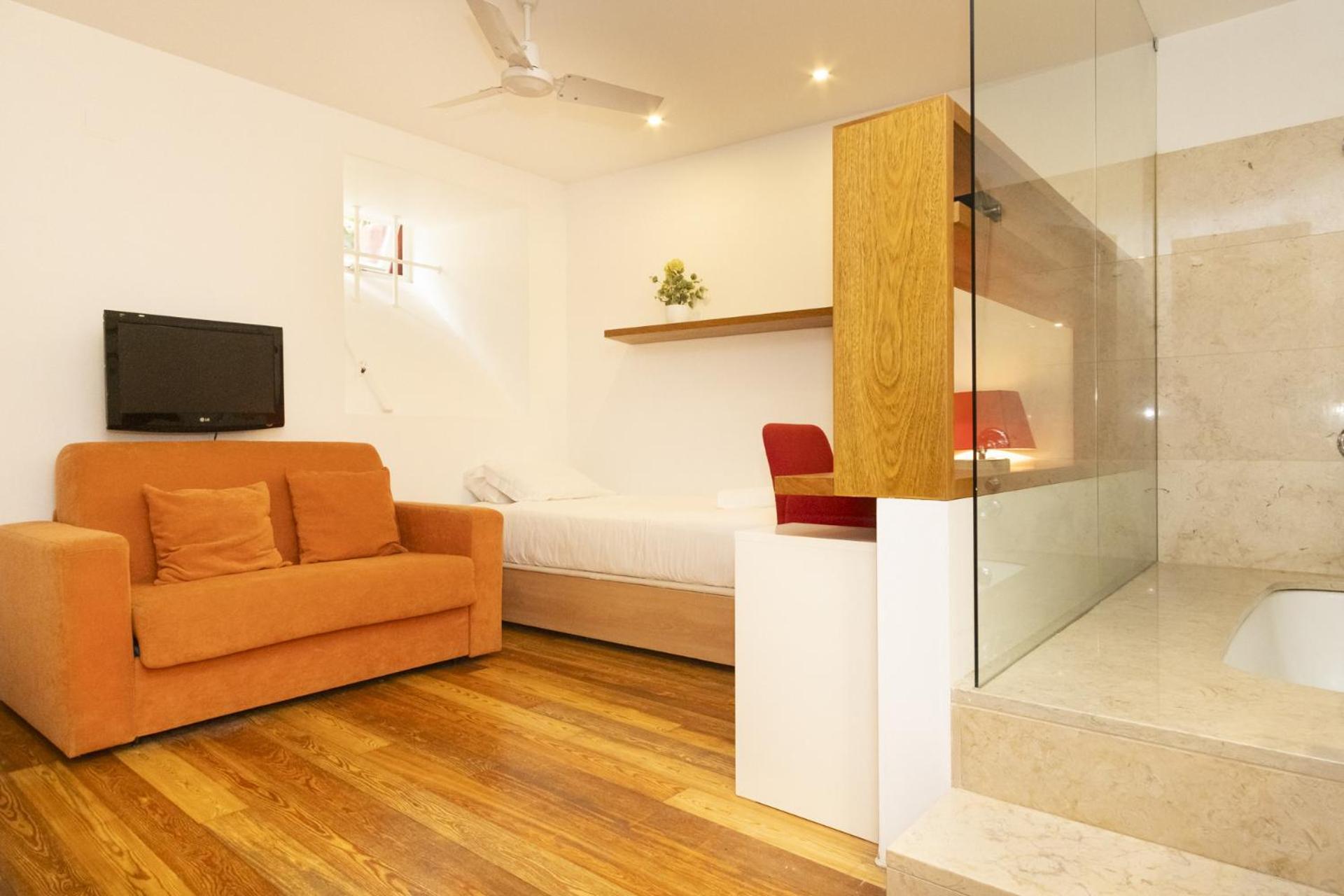 Apartment With Terrace In Downtown - Ttl279 *