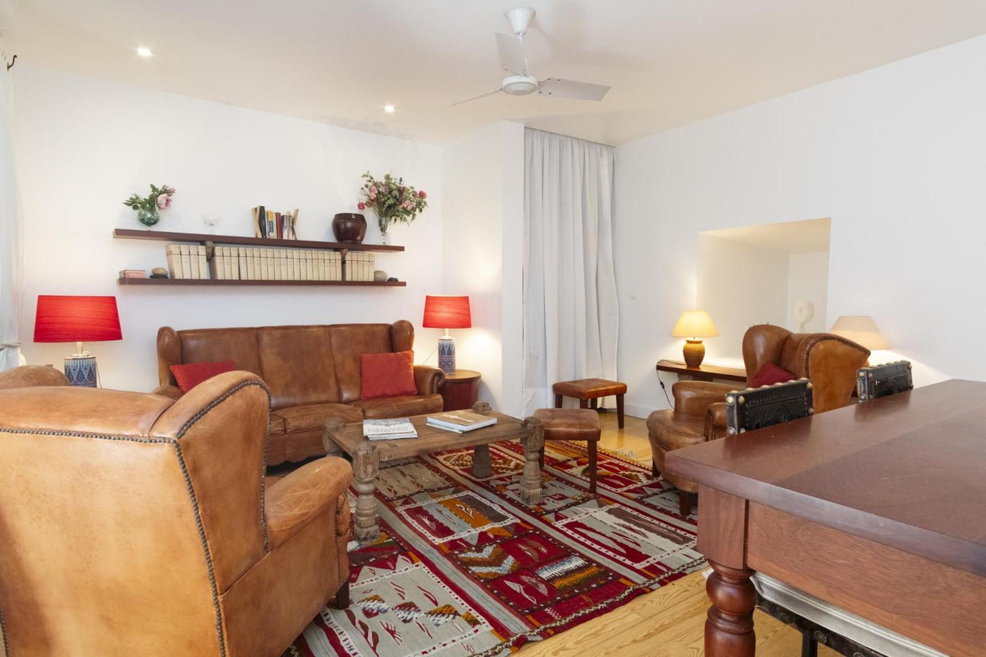 Apartment With Terrace In Downtown - Ttl279 *