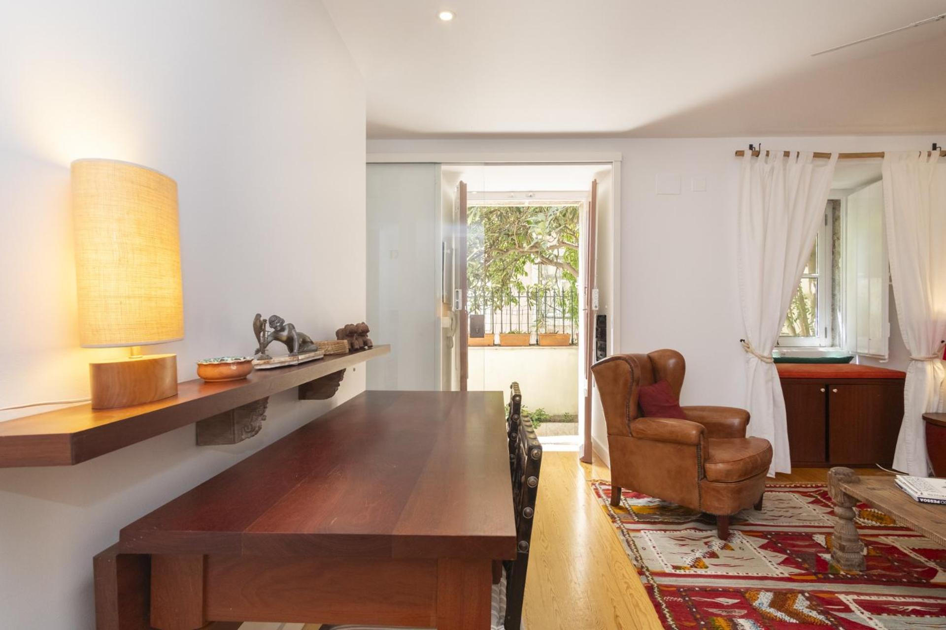 Apartment With Terrace In Downtown - Ttl279 *