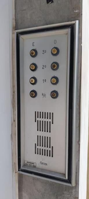5min Walk To Subway & 10min Drive To Airport * Lisbon