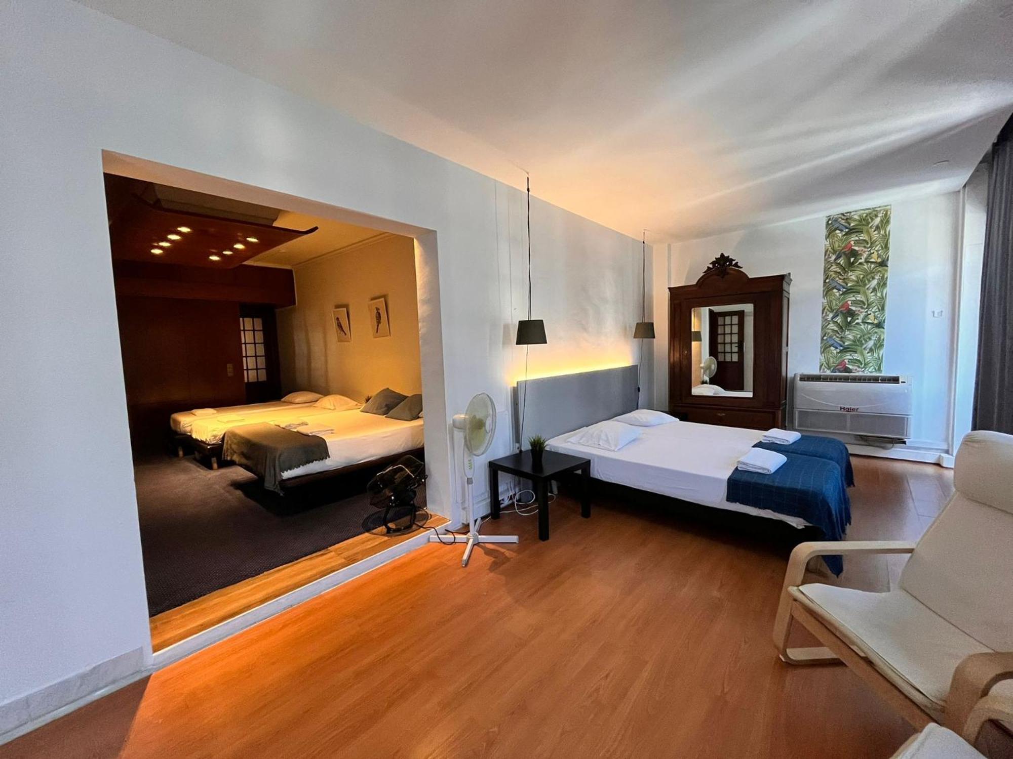 Hostel Castilho 63 *
