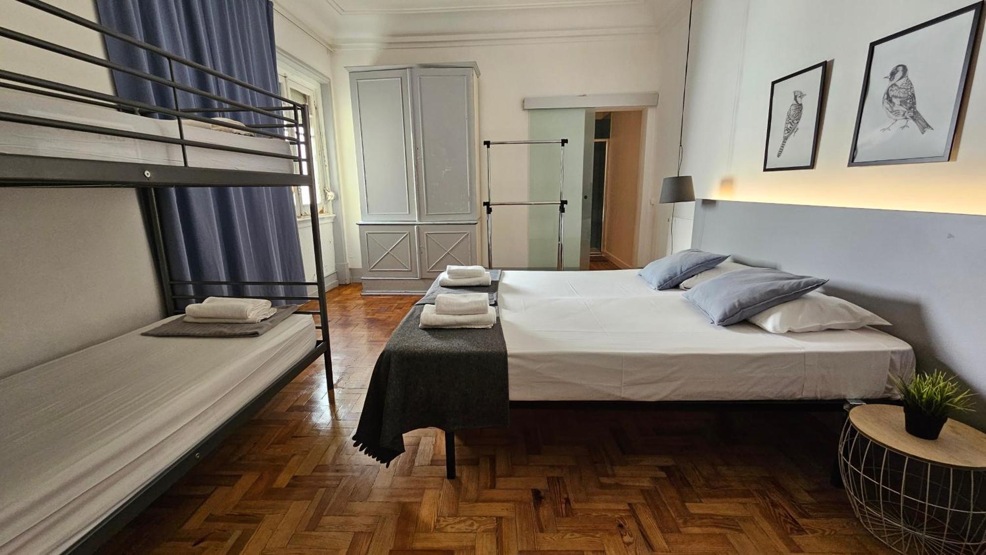 Hostel Castilho 63 *