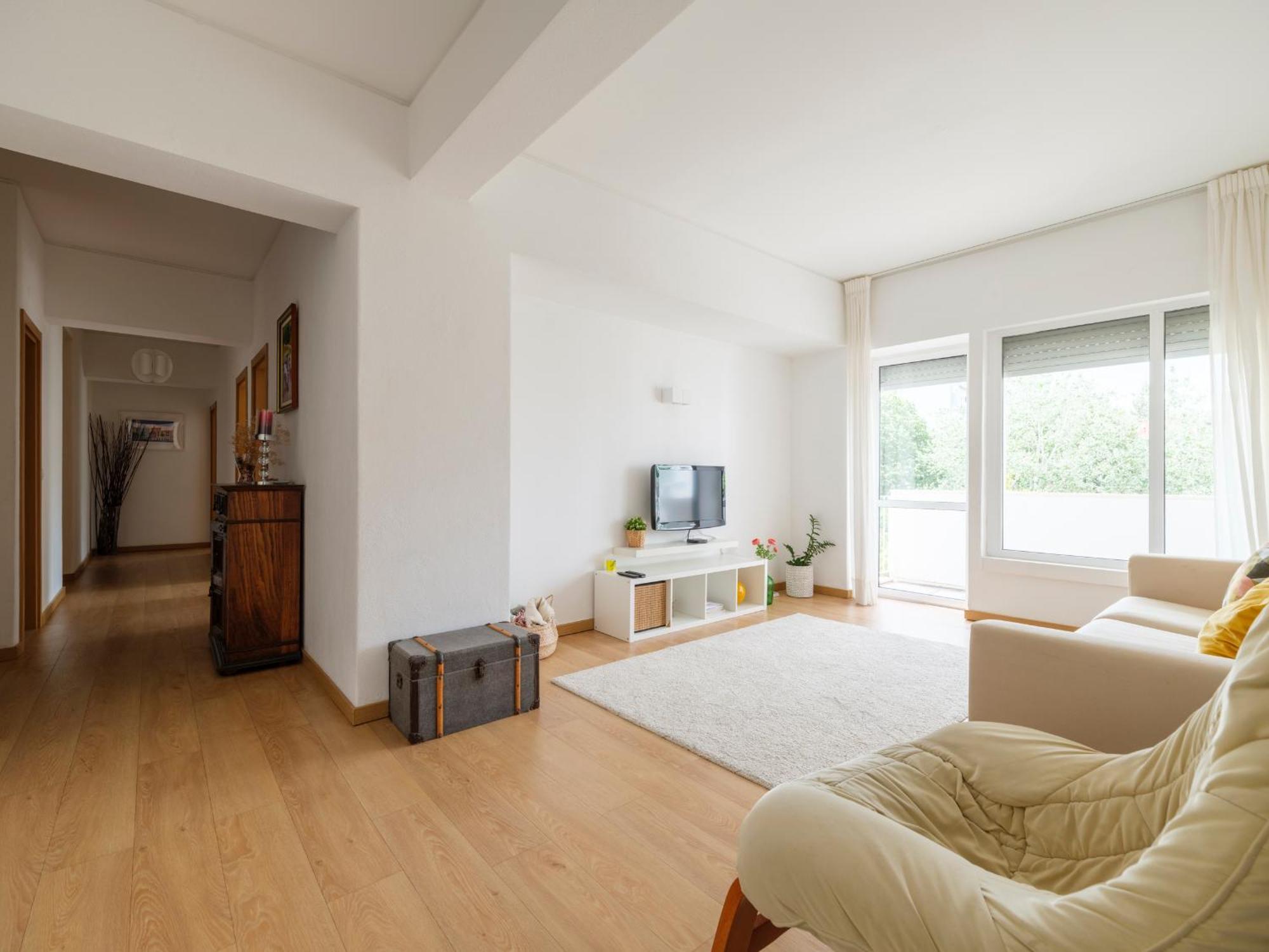 Apartment Olivais Spacious Near Airport *