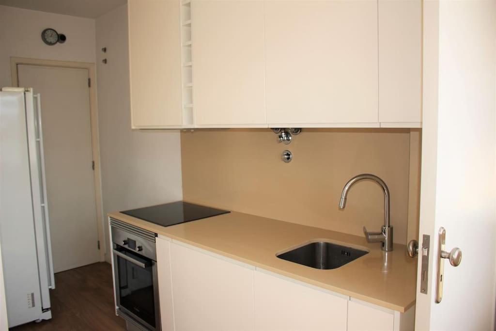 Apartment Sunny In *
