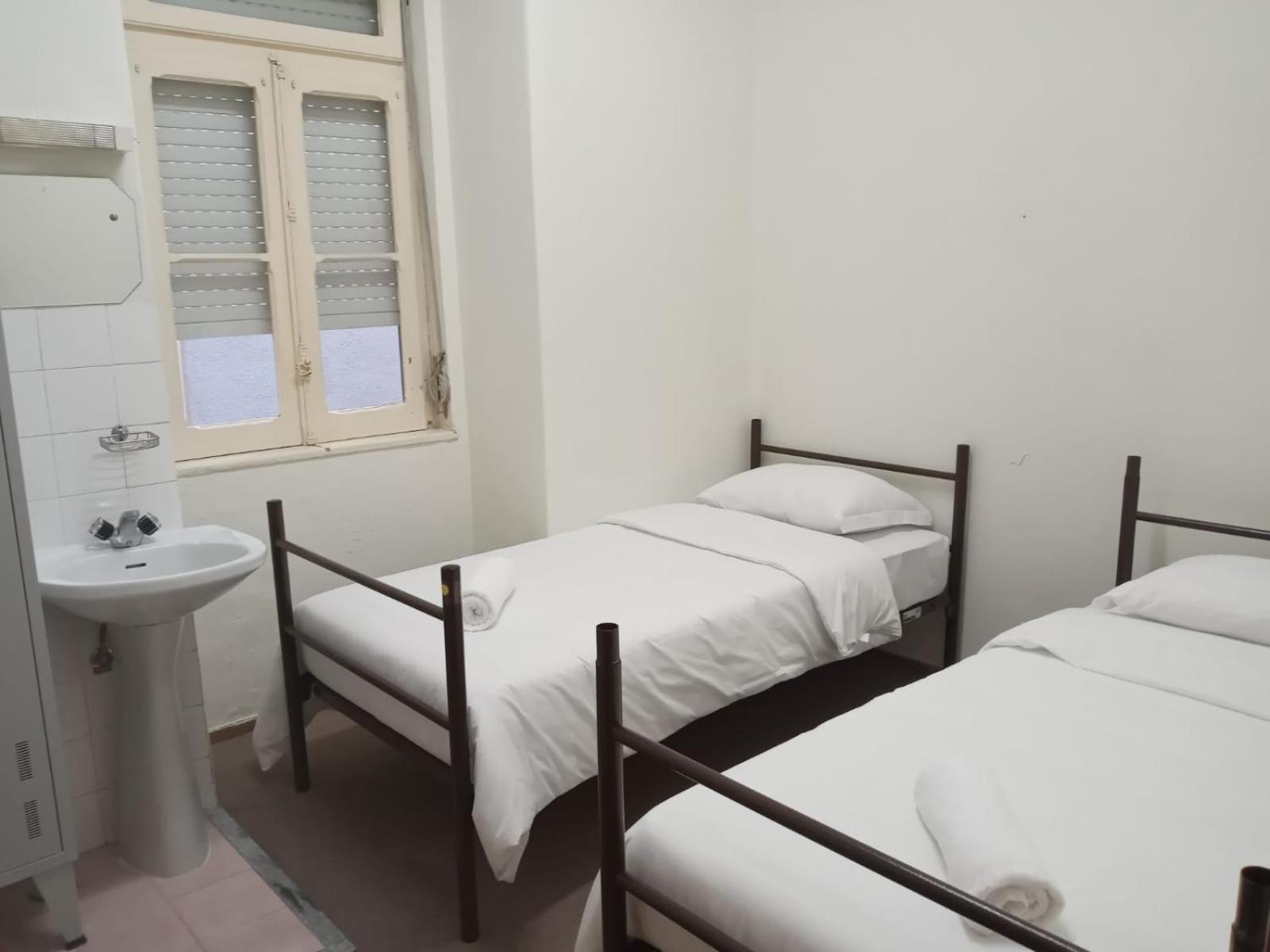 Residencial Ideal Hostel