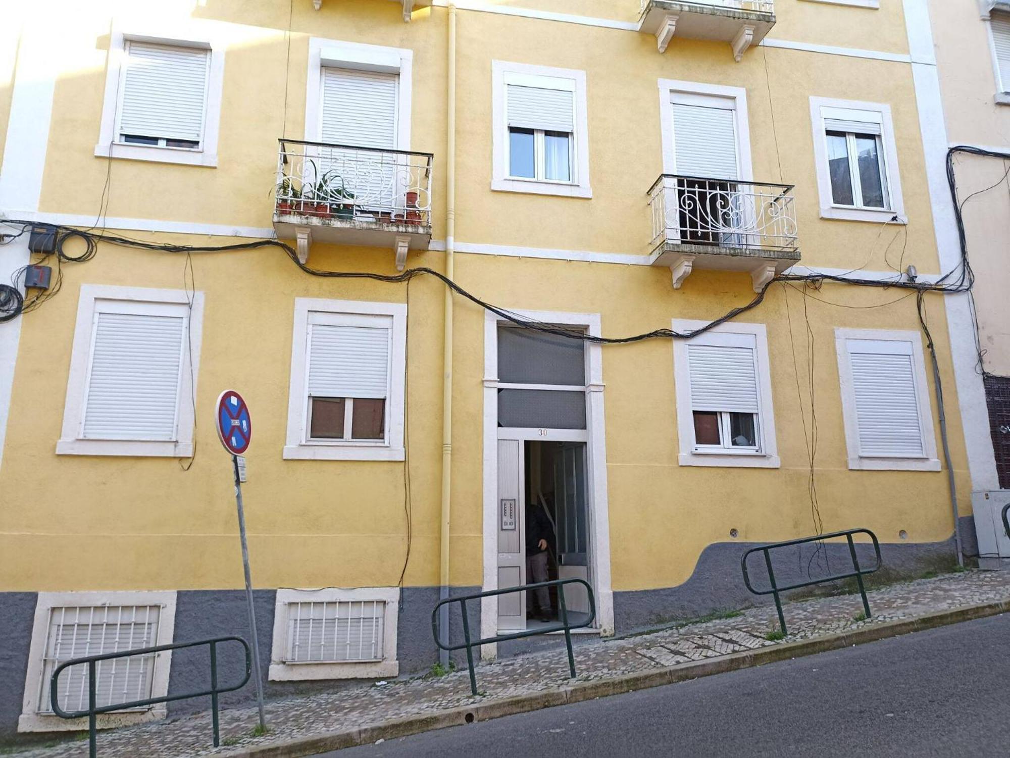 Charming Flat With 2 Bedrooms On Lisbon's 7th Hill Lisbon