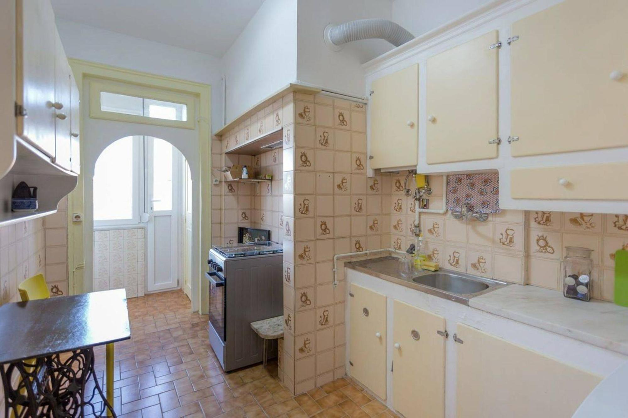 Charming Flat With 2 Bedrooms On Lisbon's 7th Hill Lisbon