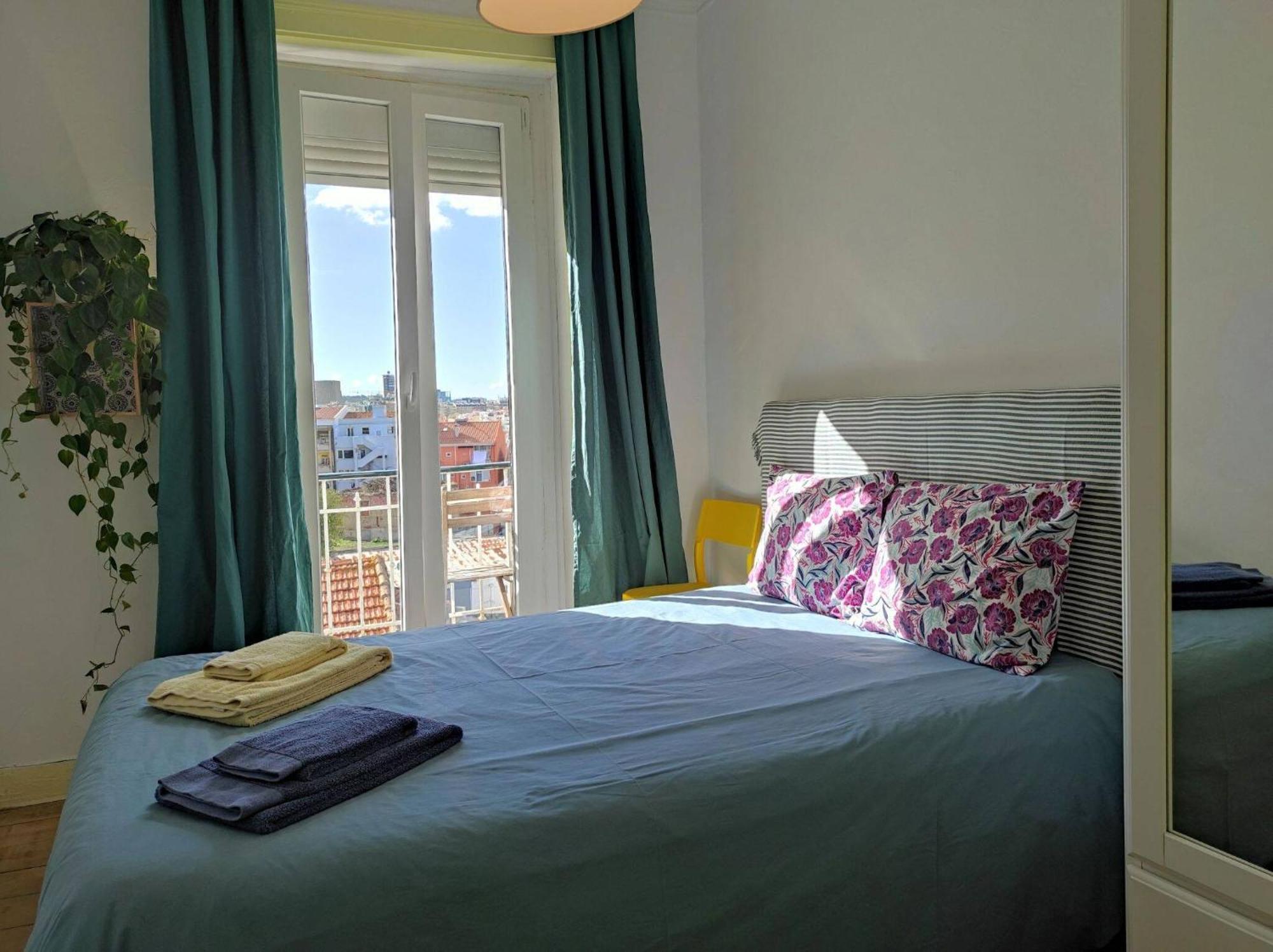 Charming Flat With 2 Bedrooms On Lisbon's 7th Hill * Lisbon