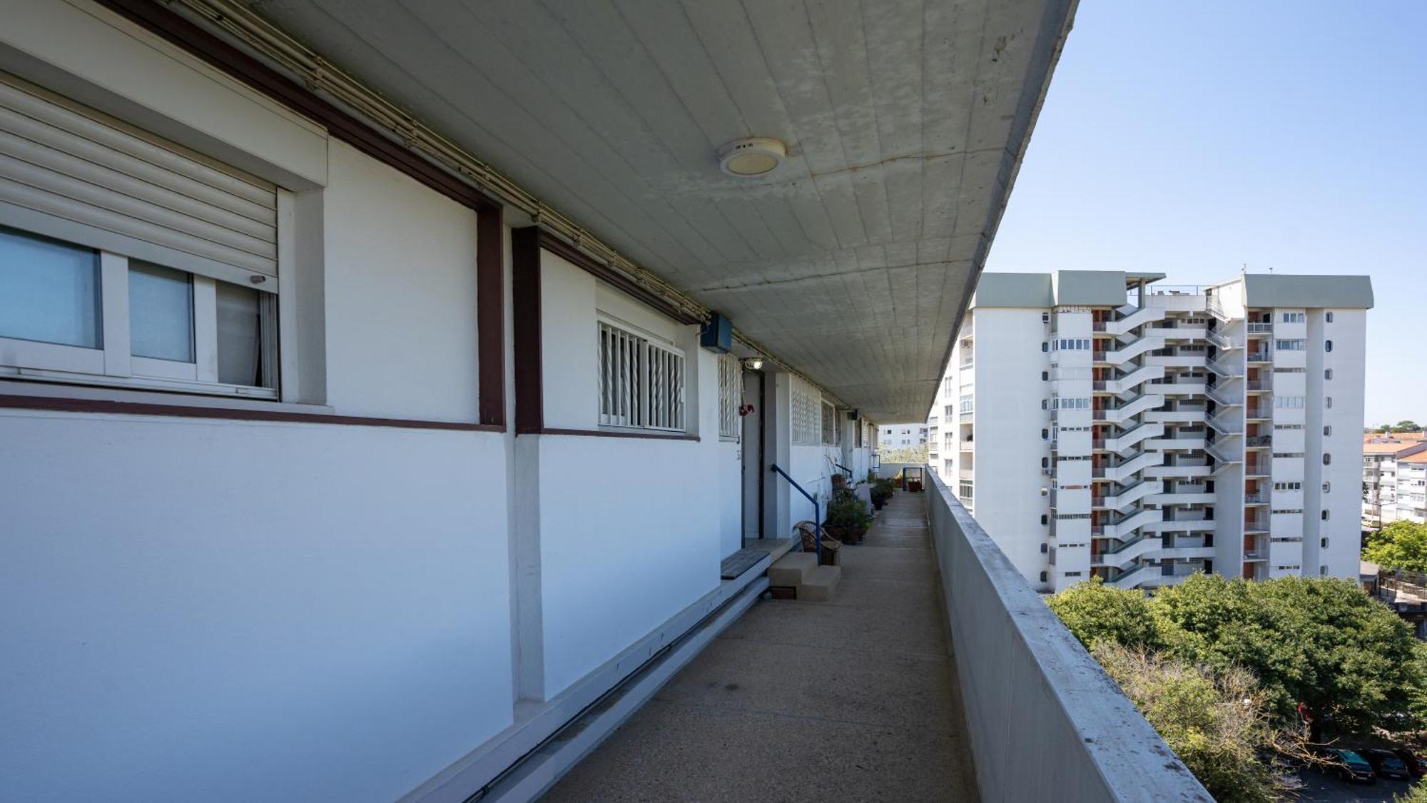 Airport Apartment