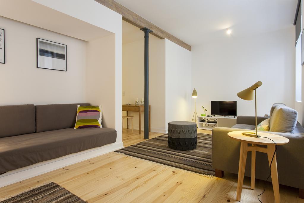 Apartment Joivy Cosy 1-Bed Flat With Workspace In Santa Catarina, Moments From Luis De Camoes Sq *