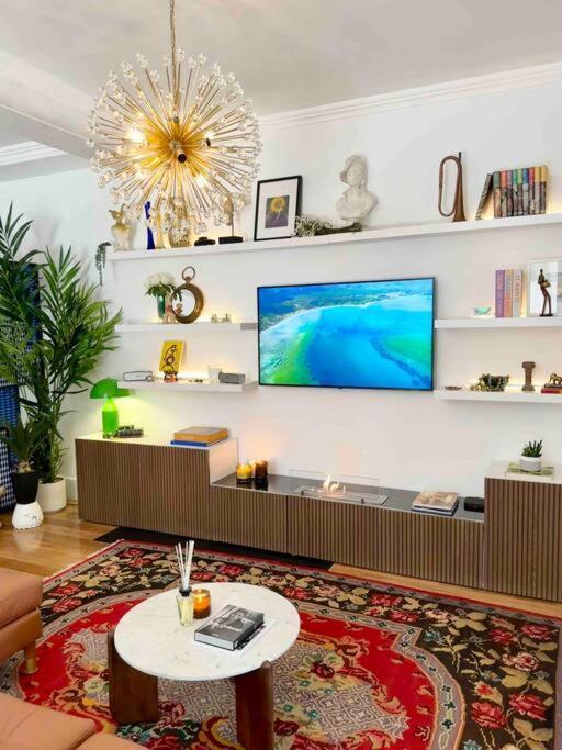Luxury Loft In Apartment *
