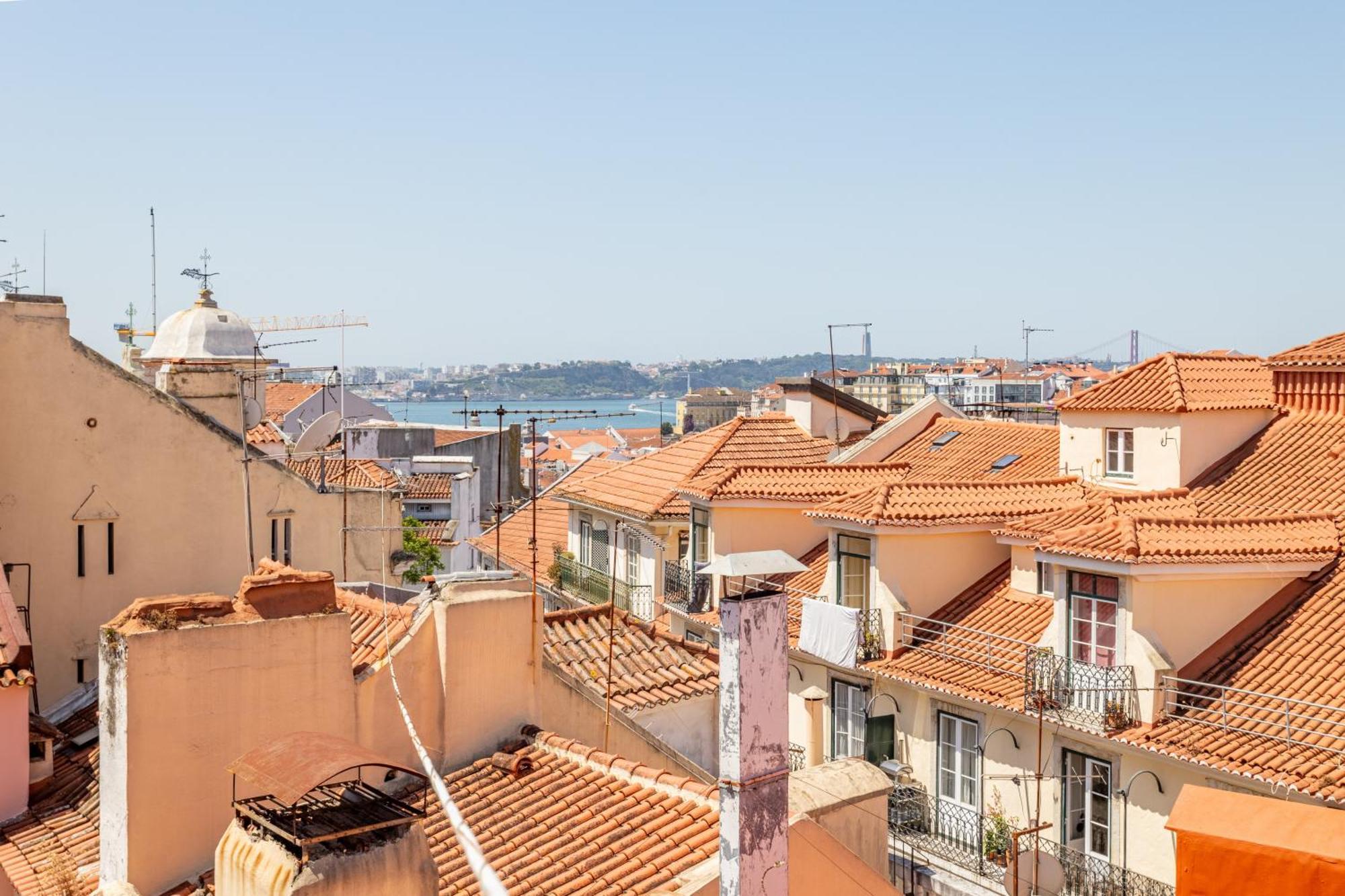 Gralhas Lisbon