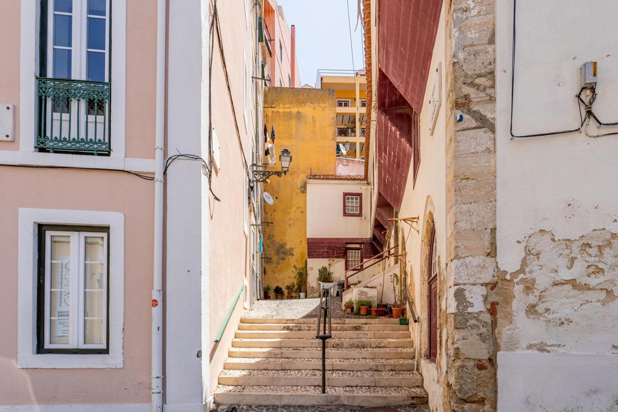 Gralhas Lisbon