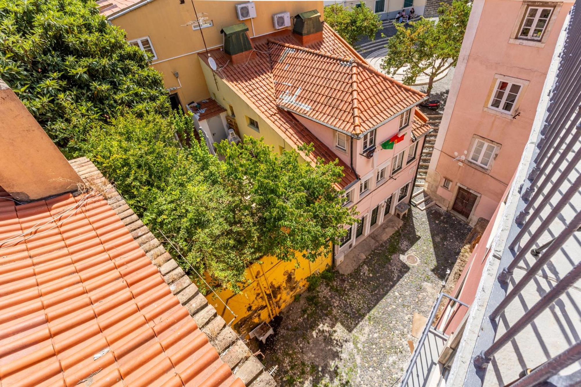 Gralhas Apartment