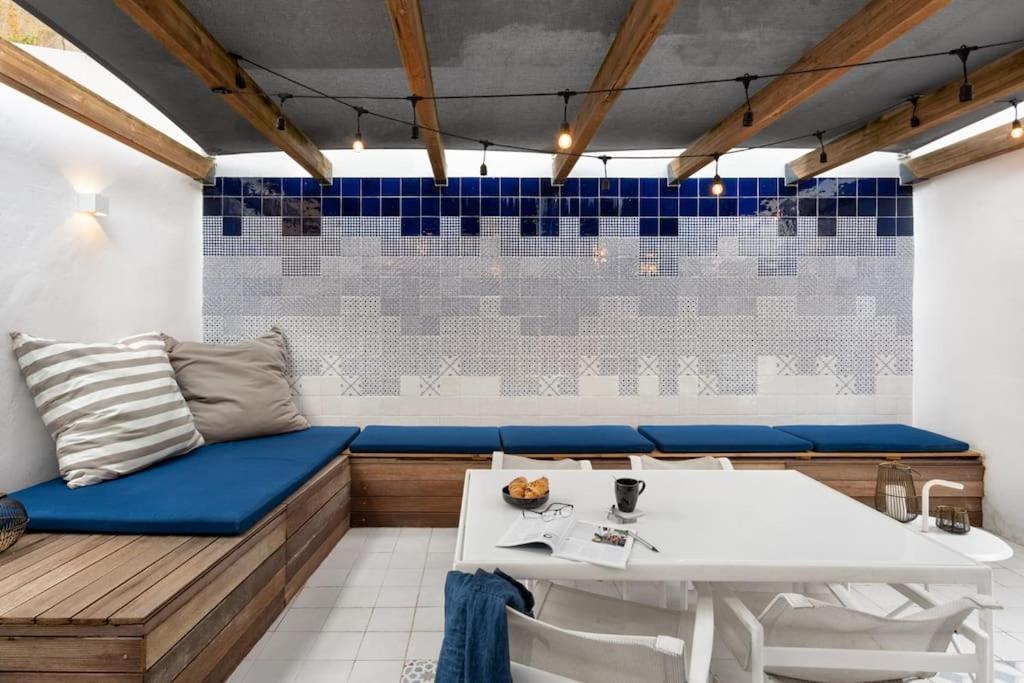 Bica Lux Secret Terrace 2-bedroom Apartment Lisbon