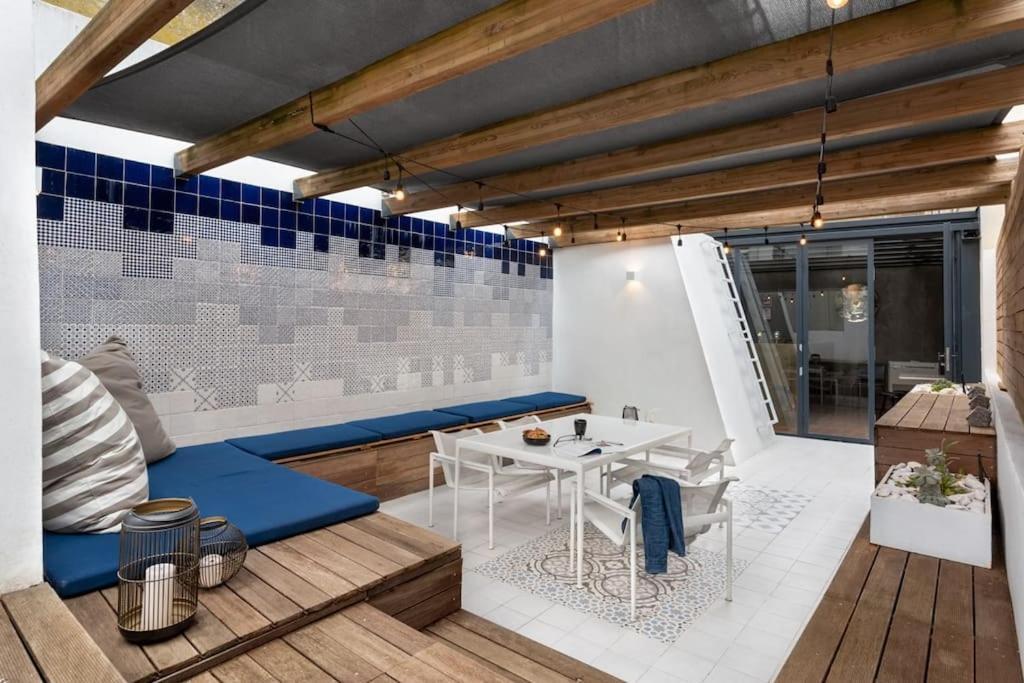 Bica Lux Secret Terrace 2-bedroom Apartment Lisbon