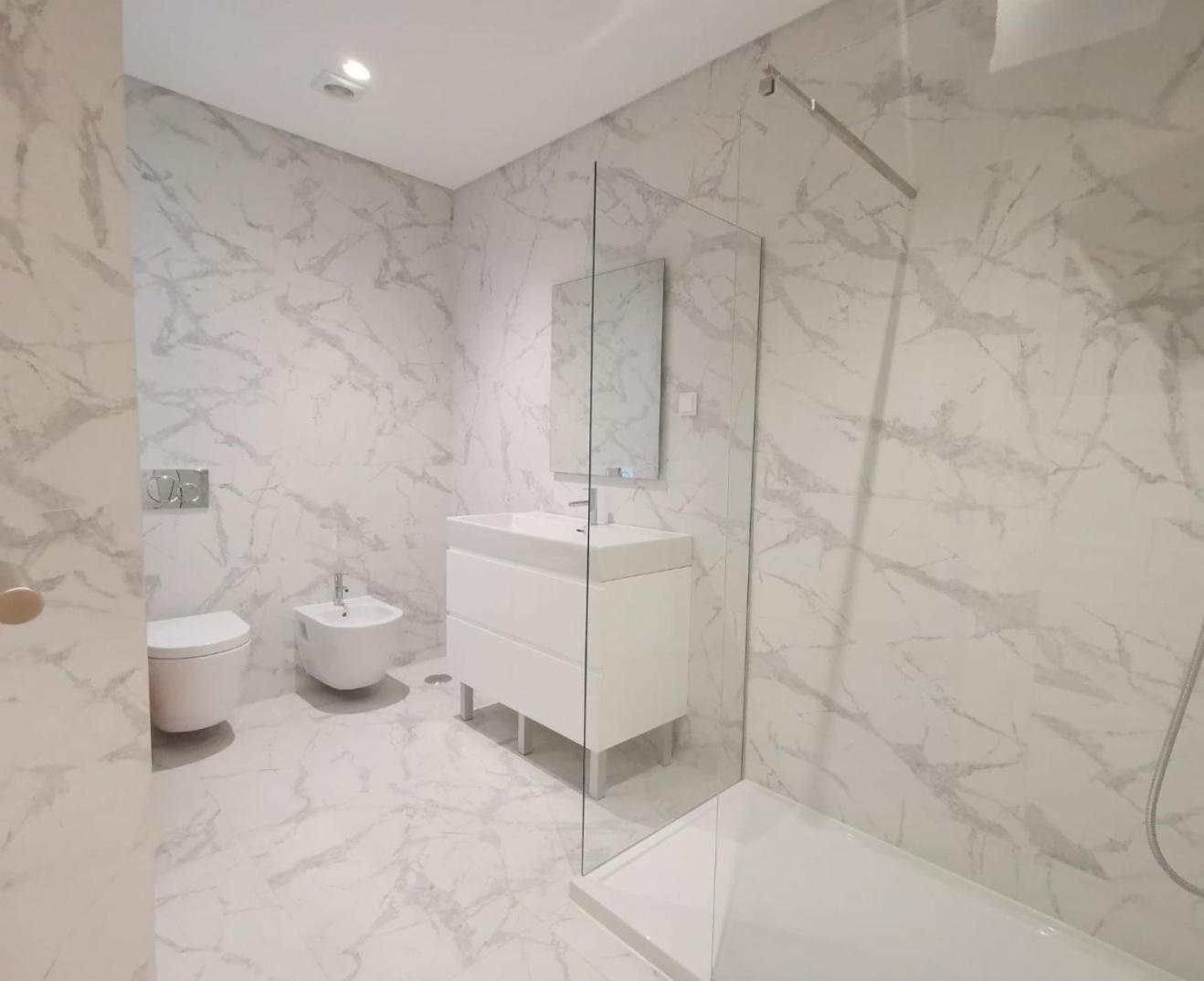 Fantastico Quarto Queen Com Ar Quarto em Acomodações Particulares *