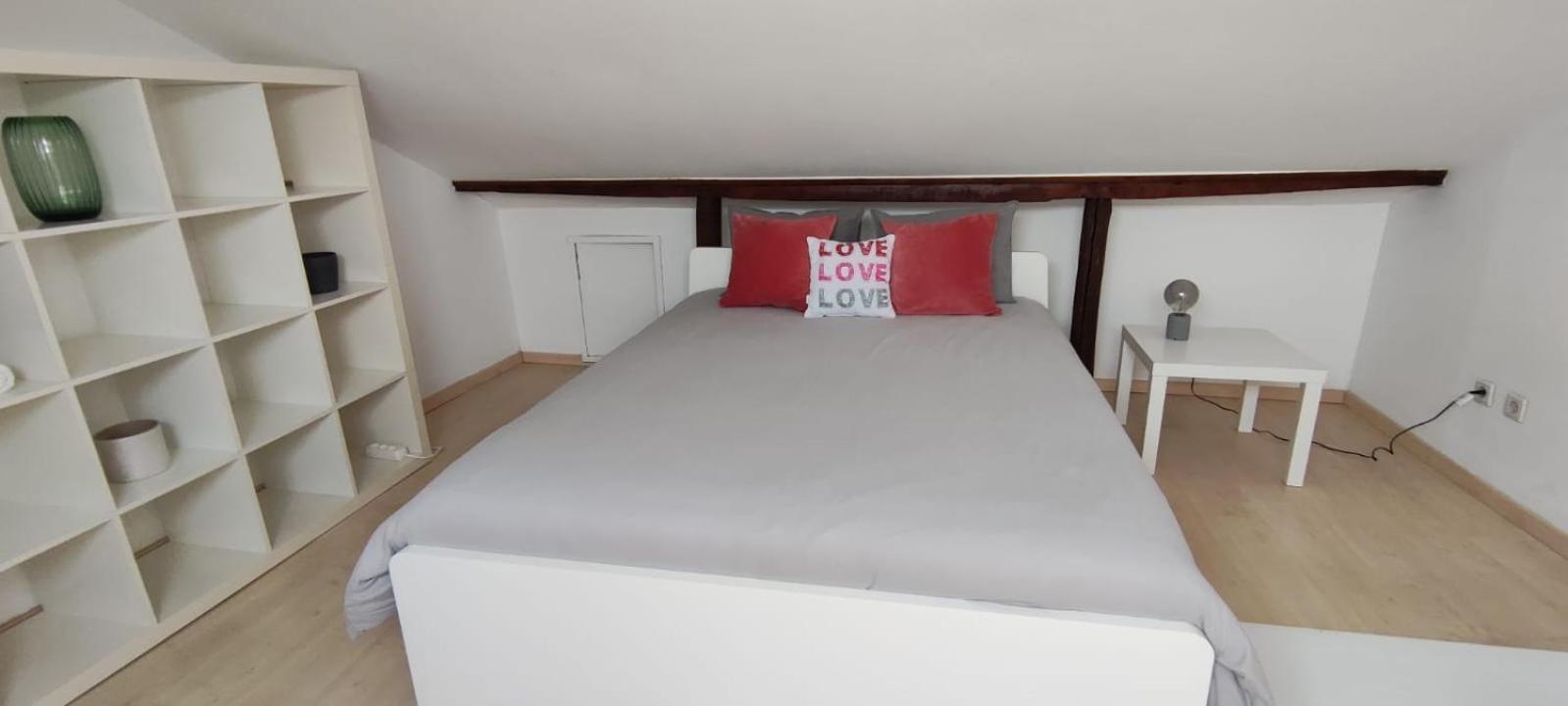 Quarto Aconchegante Com Varanda E Vista No Chiado * Lisbon