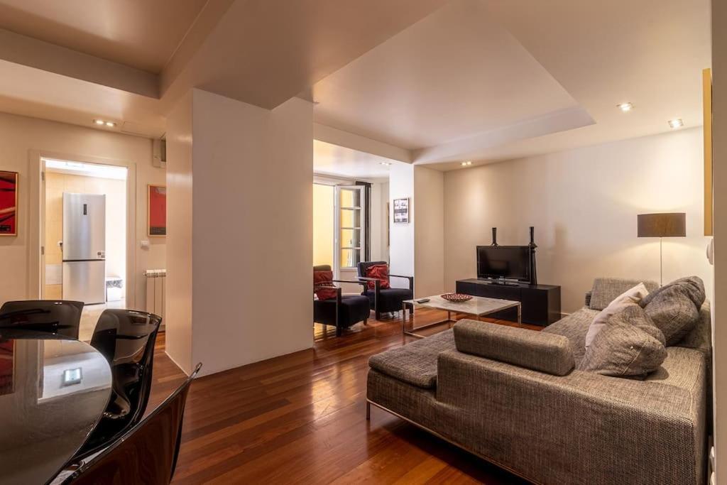 Chiado Deluxe Terrace 3 Bedroom * Lisbon