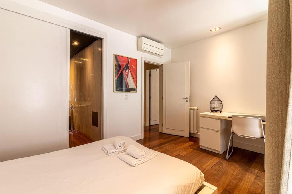 Chiado Deluxe Terrace 3 Bedroom * Lisbon