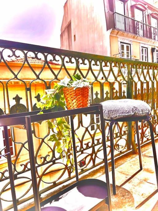 Charming Flat In Chiado-lisbon Apartment Lisbon