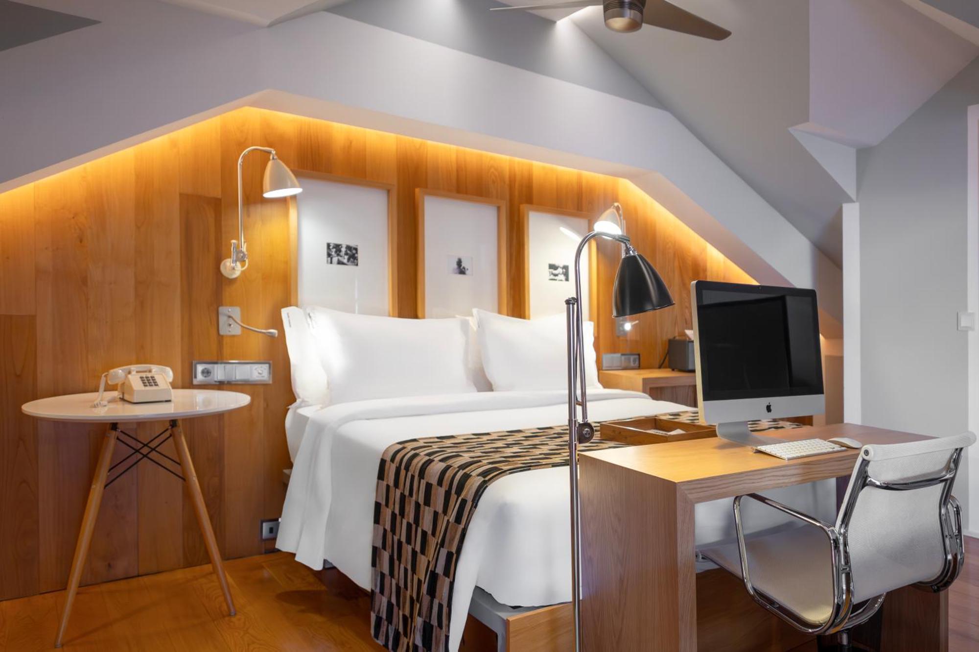 Browns Downtown Hotel 3*