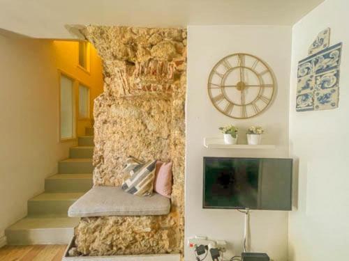 Historical Bica - 3 Bedroom Apartment *