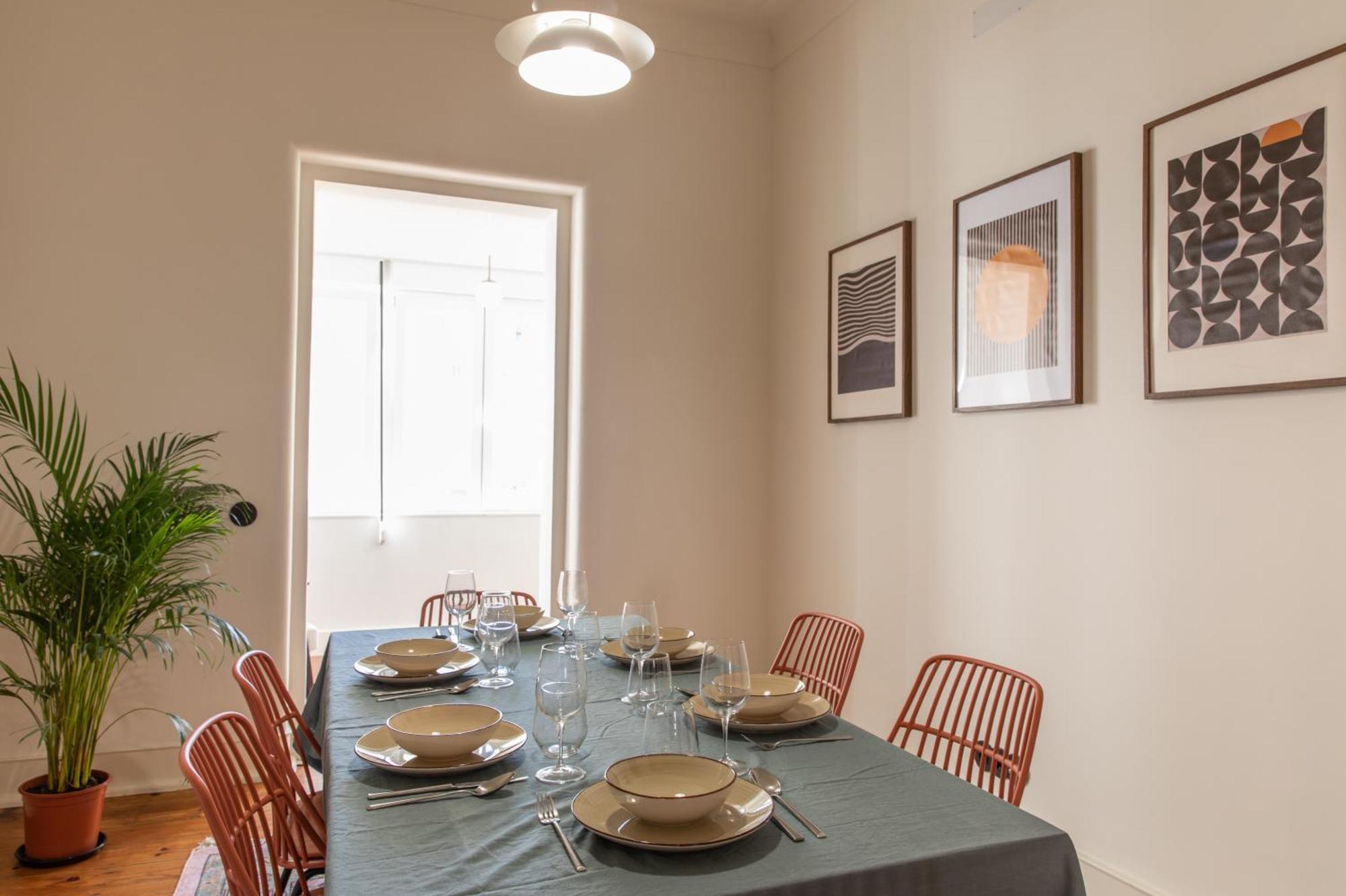 Apartment Alvalade 58 - Charming 2 Bedroom With Ac Near The Airport And Center Lisbon