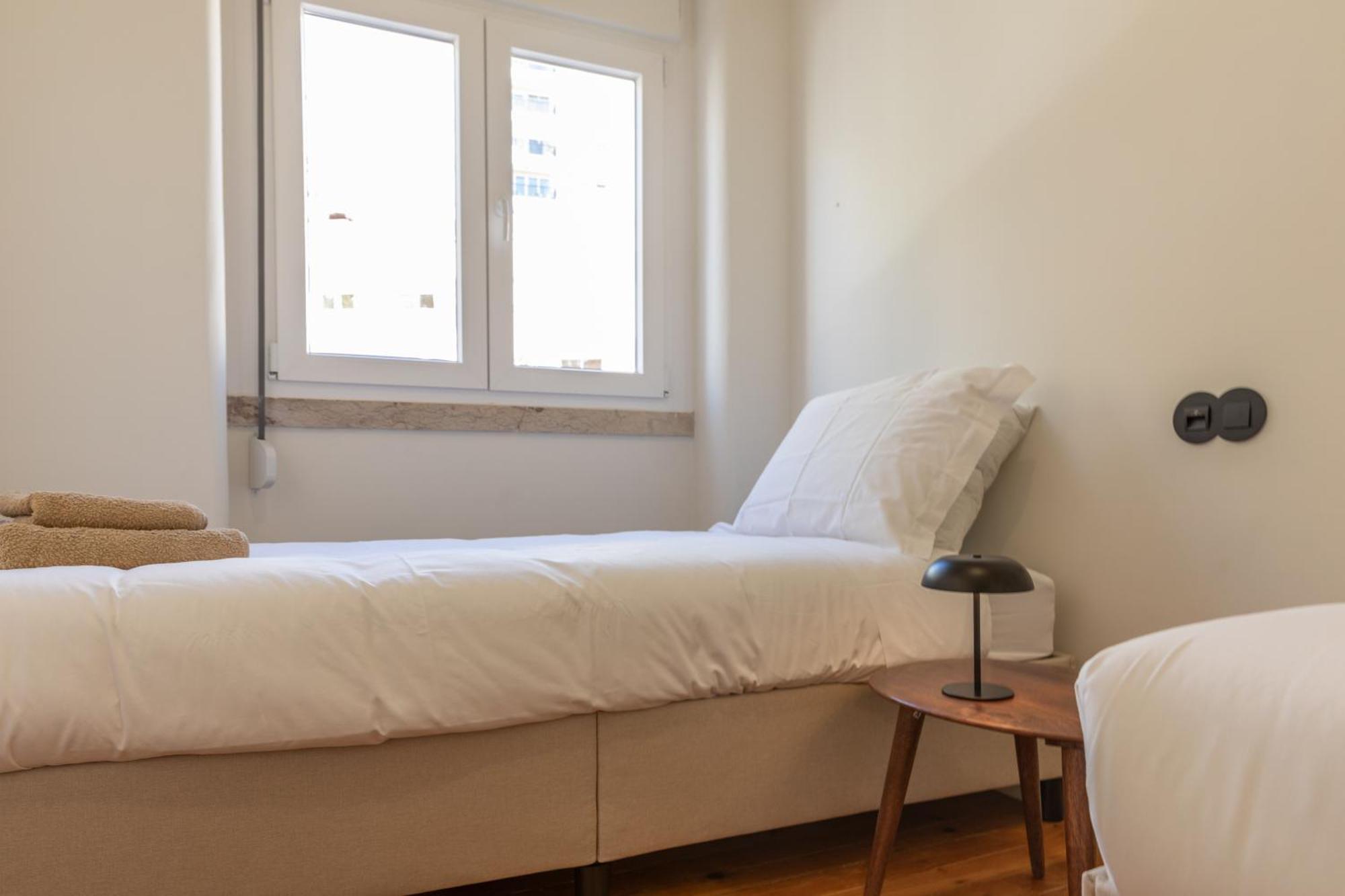 Alvalade 58 - Charming 2 Bedroom With Ac Near The Airport And Center Apartment Lisbon