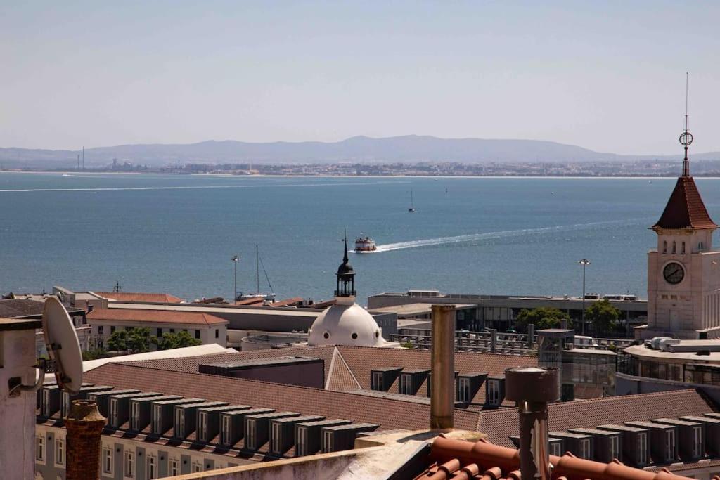 Historical 3 Bedroom Duplex In * Lisbon
